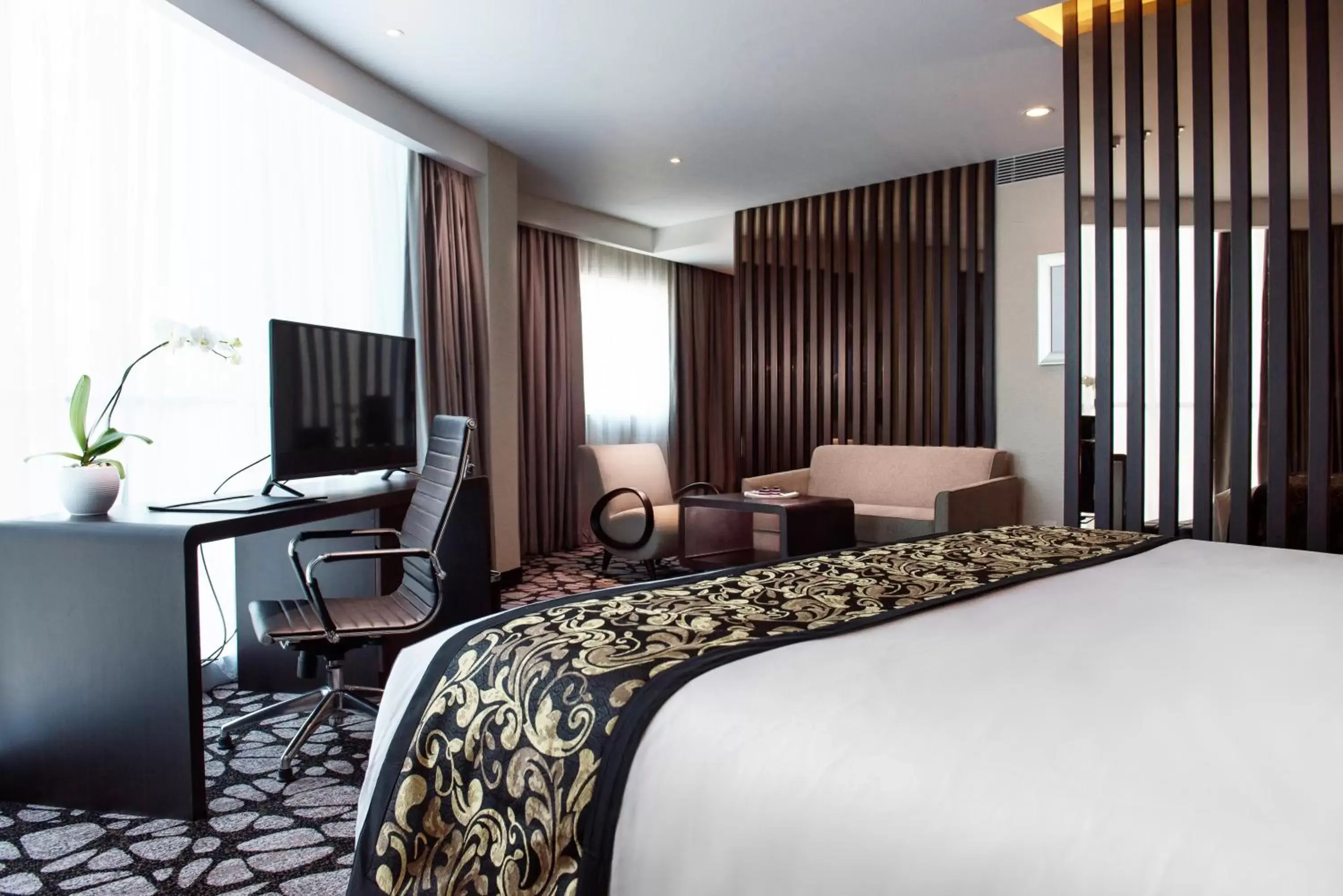 Living room, Bed in Melia Makassar