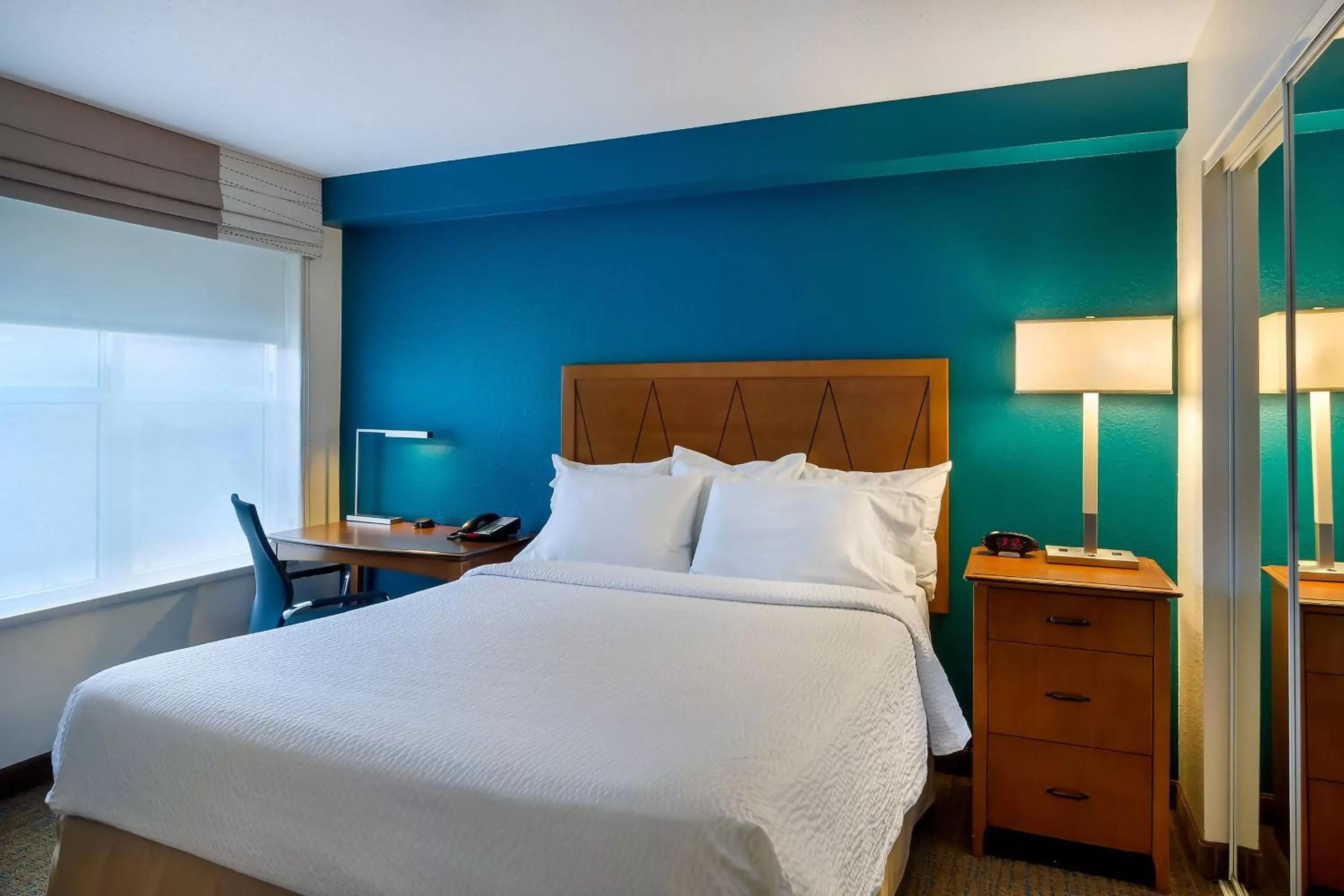 Bedroom, Bed in Residence Inn by Marriott Madison West/Middleton