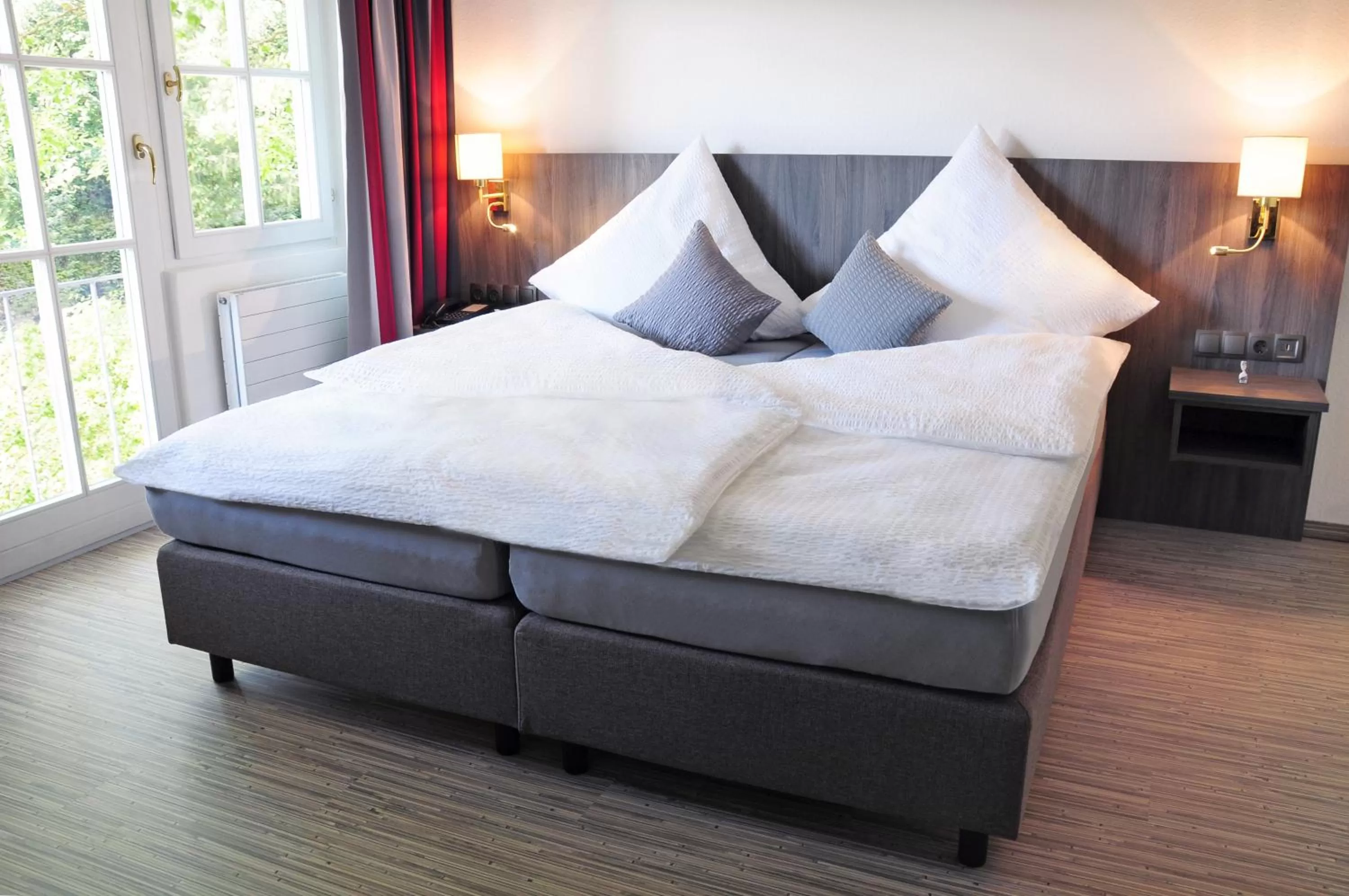 Bed in Hotel Krone Überlingen am Ried