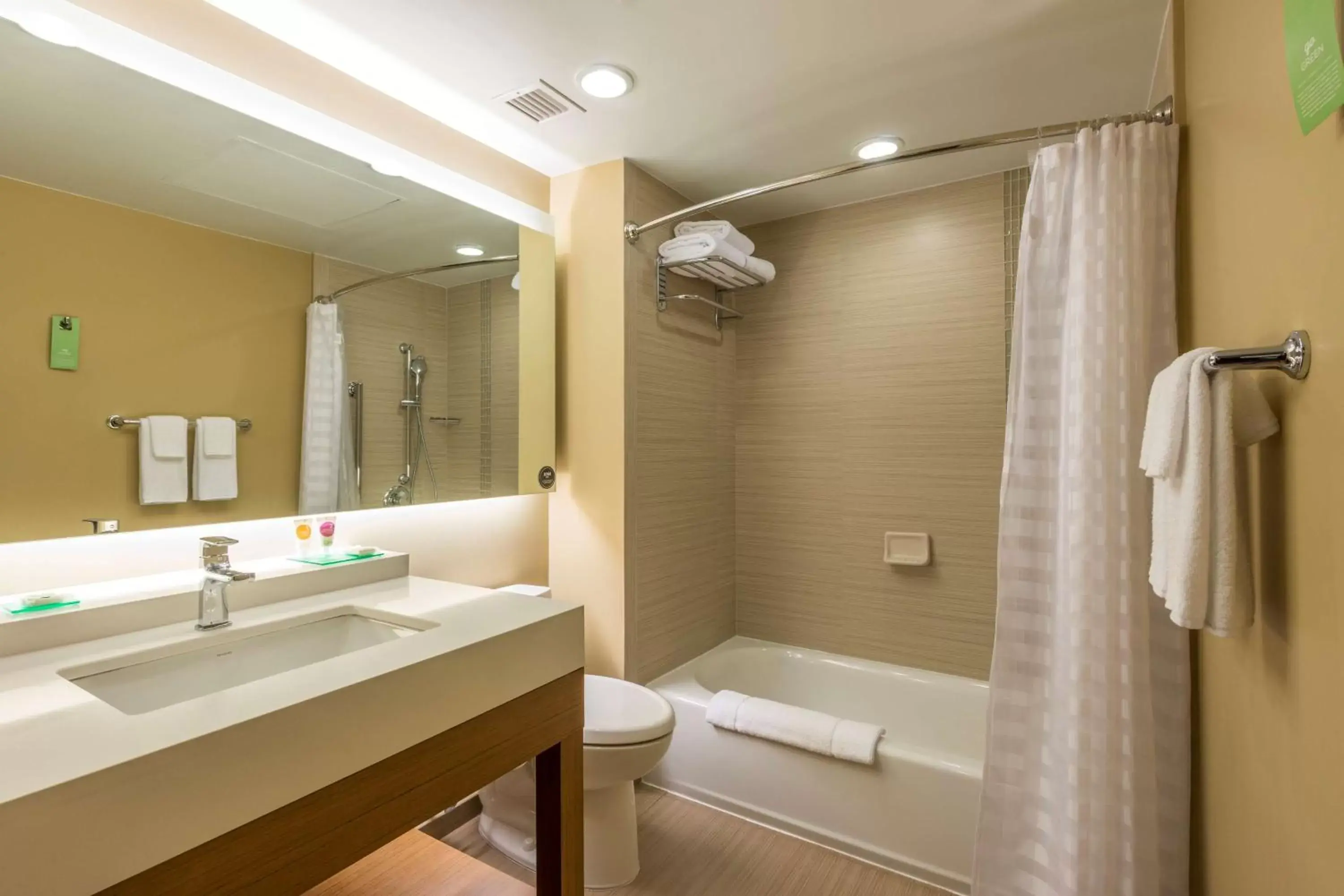 Bathroom in Hyatt Place Ciudad del Carmen