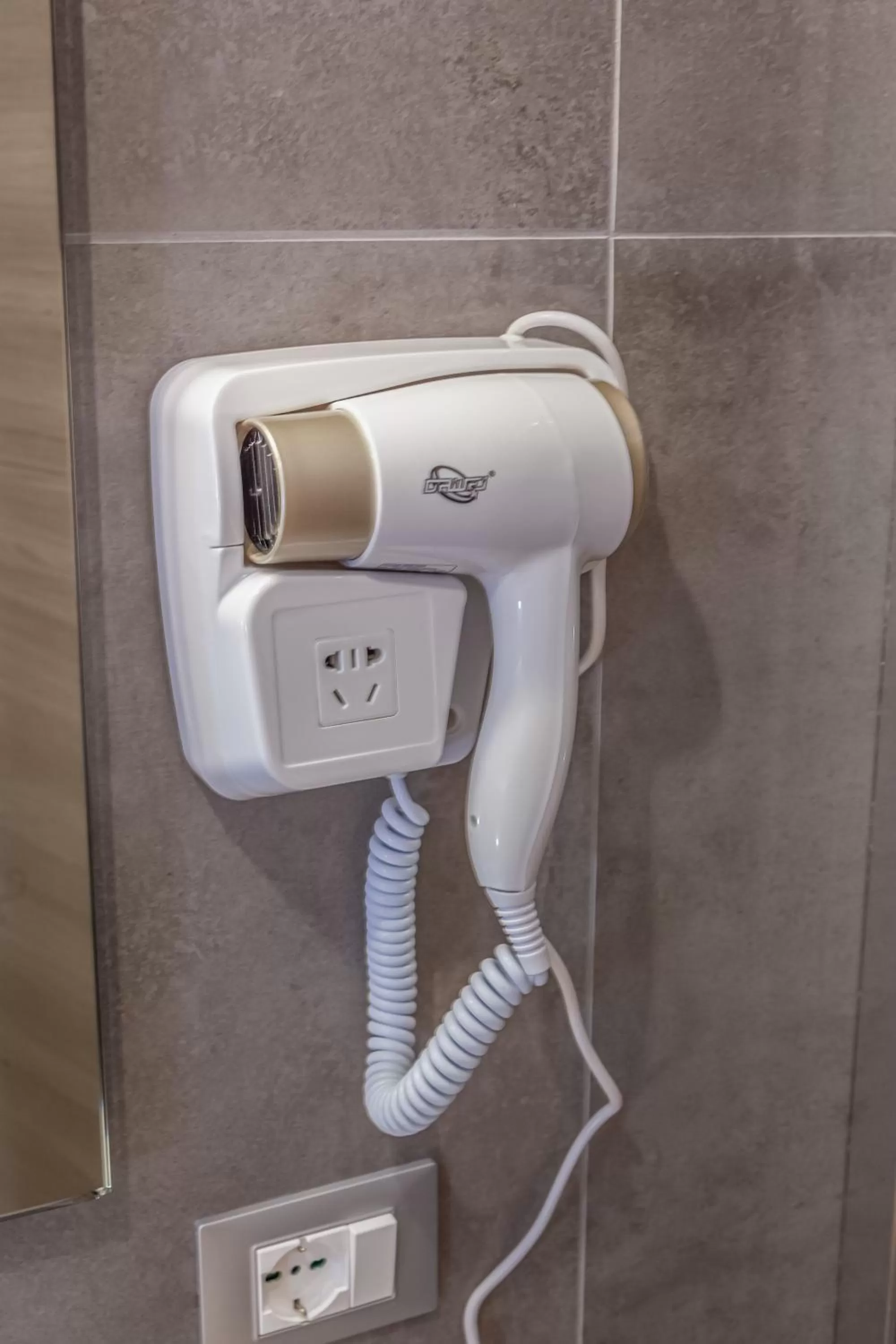 Bathroom in Isgrò Rooms