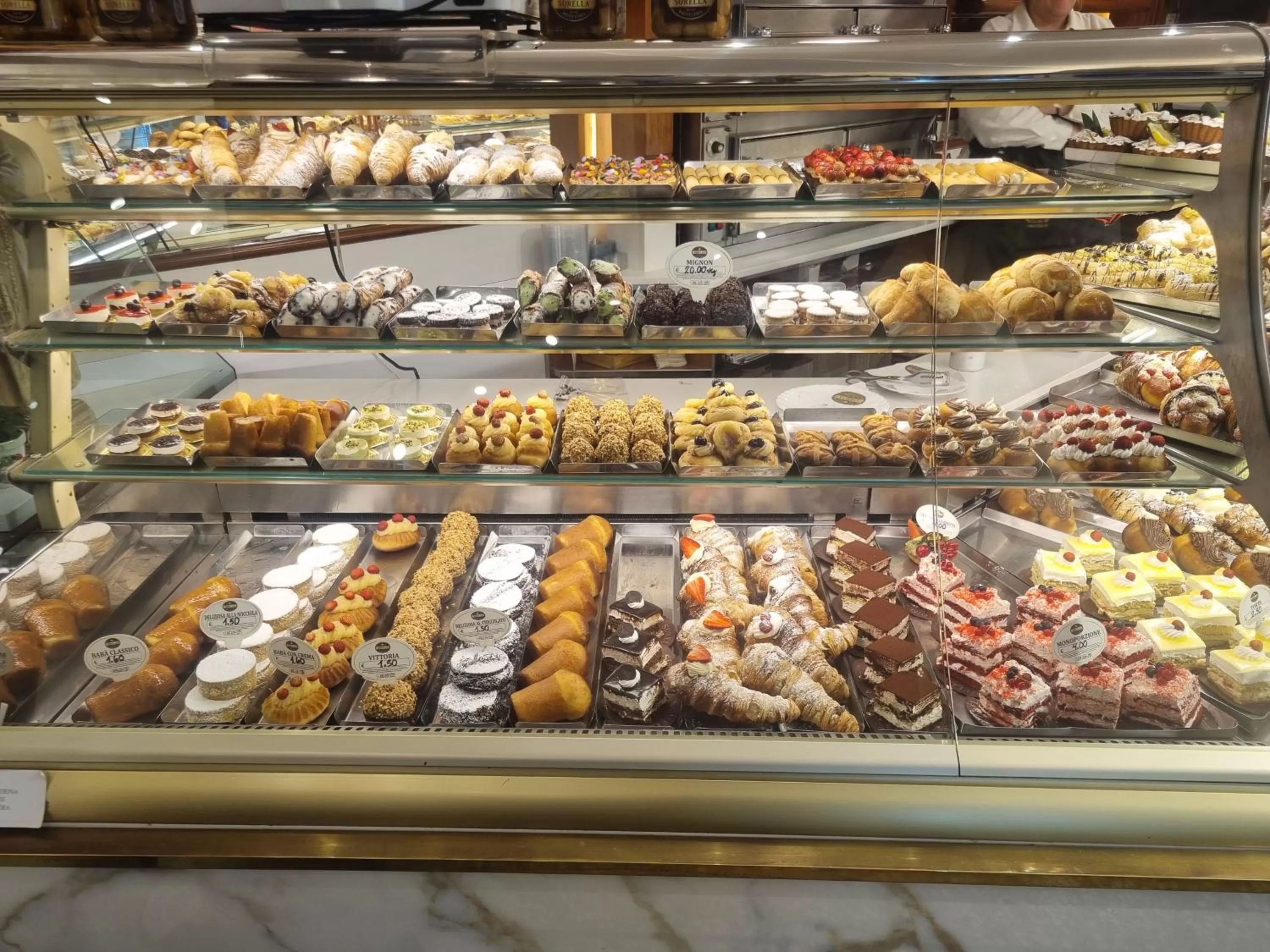 Lounge or bar in Twin Towers Naples Luxury