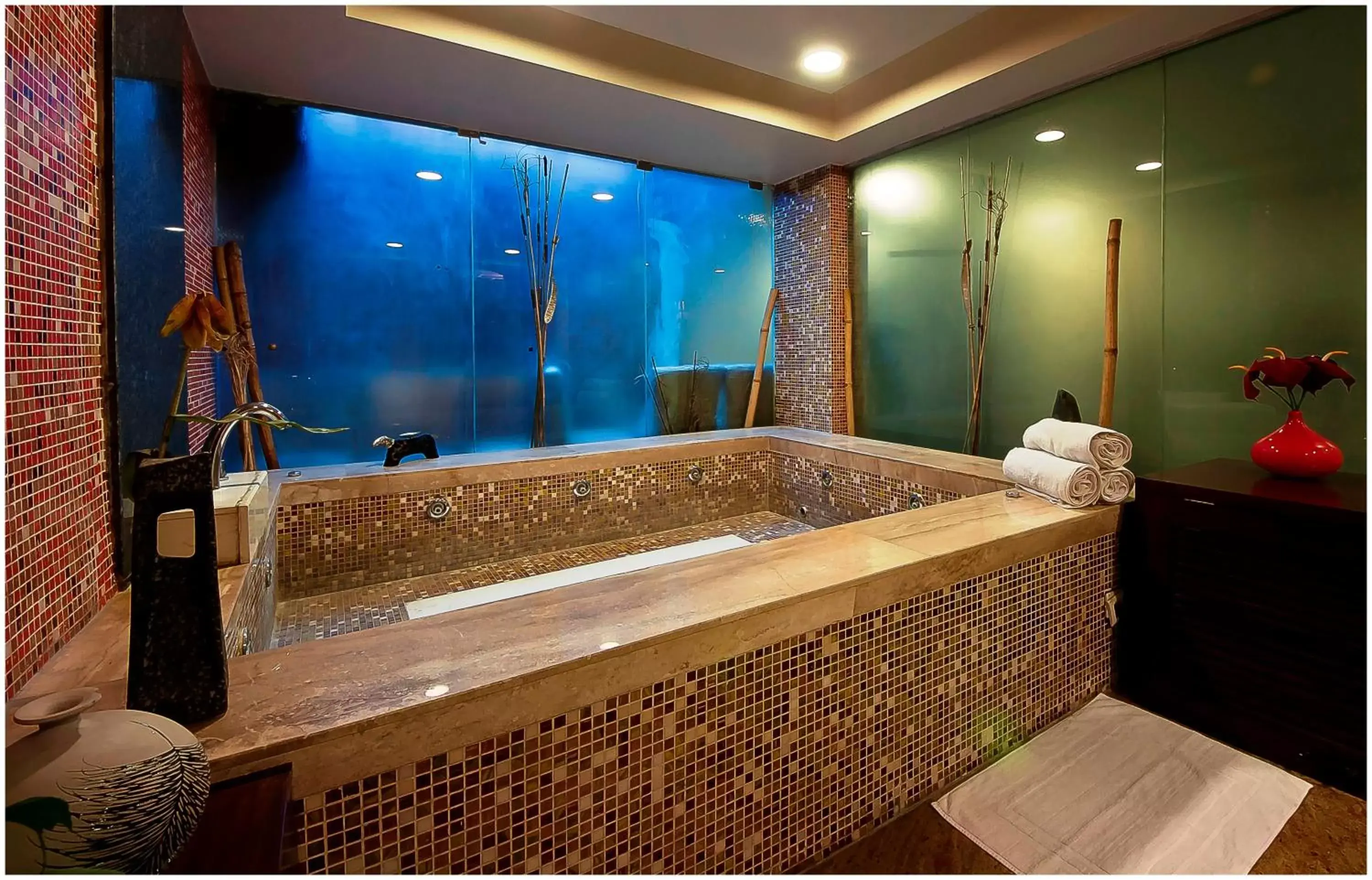 Spa and wellness centre/facilities, Bathroom in Hotel Aura