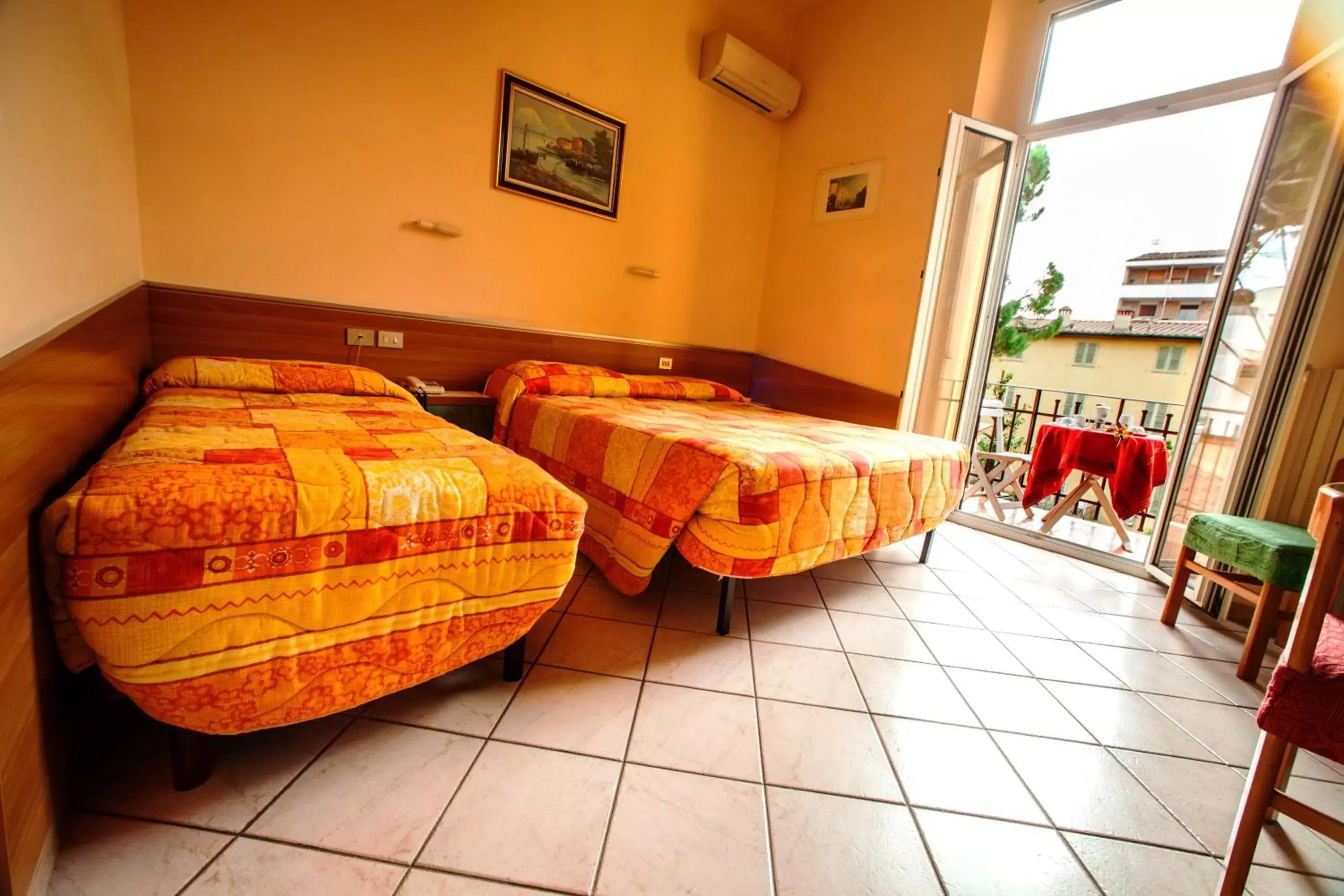 Triple Room with Balcony in Hotel Villa Il Castagno