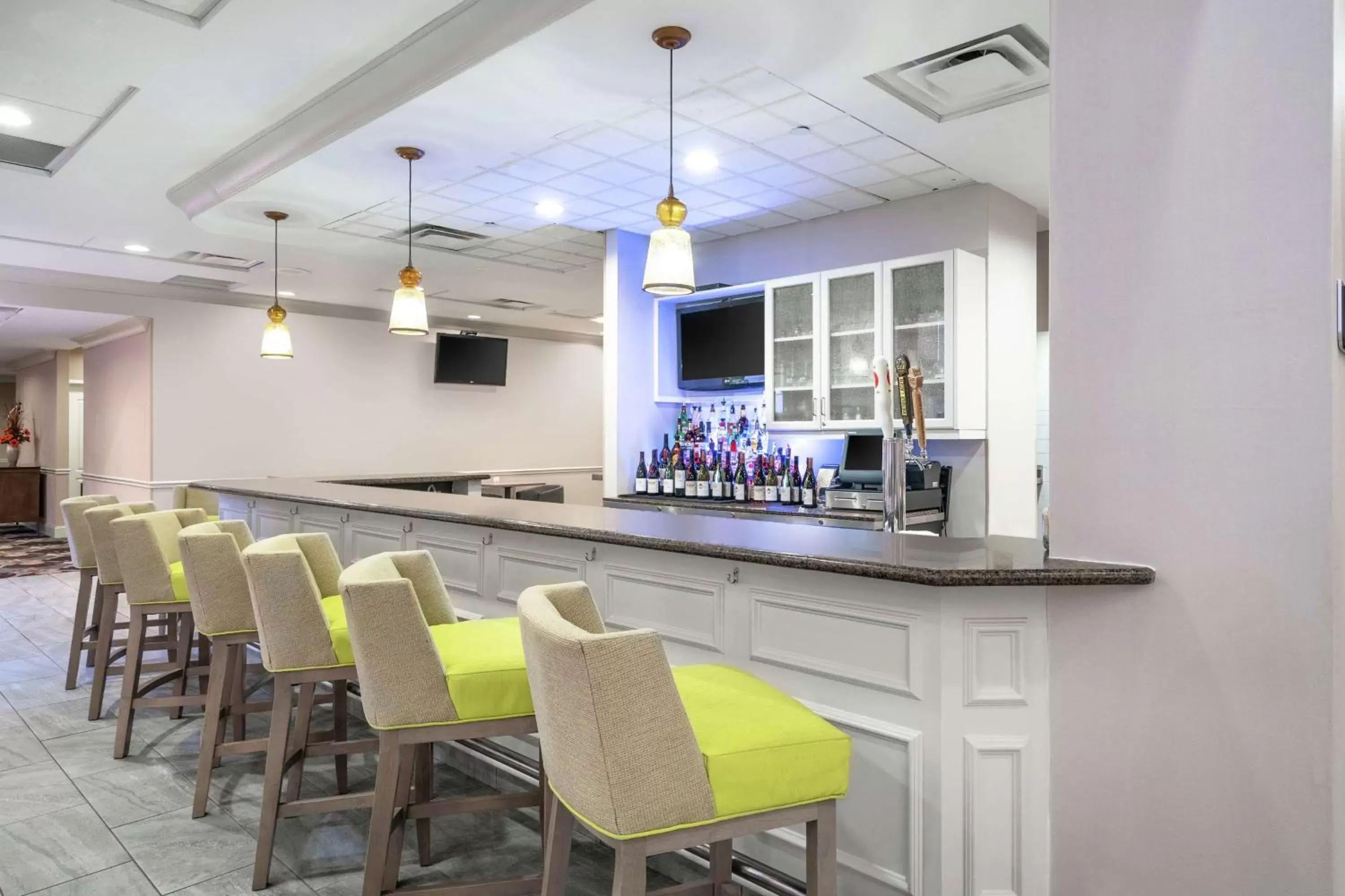 Dining area in Hilton Garden Inn Richmond Airport