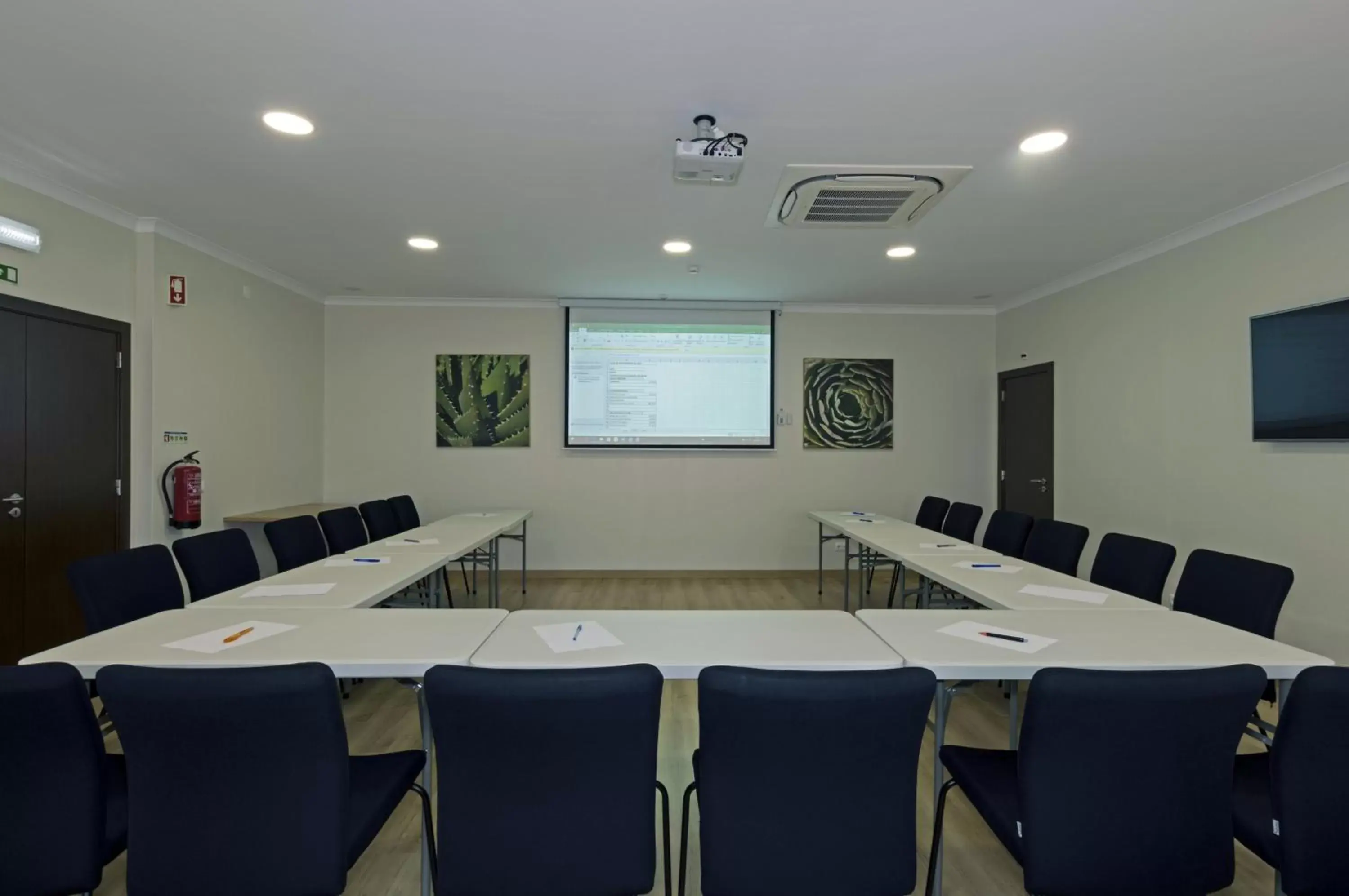 Meeting/conference room in Rocha Brava Village Resort