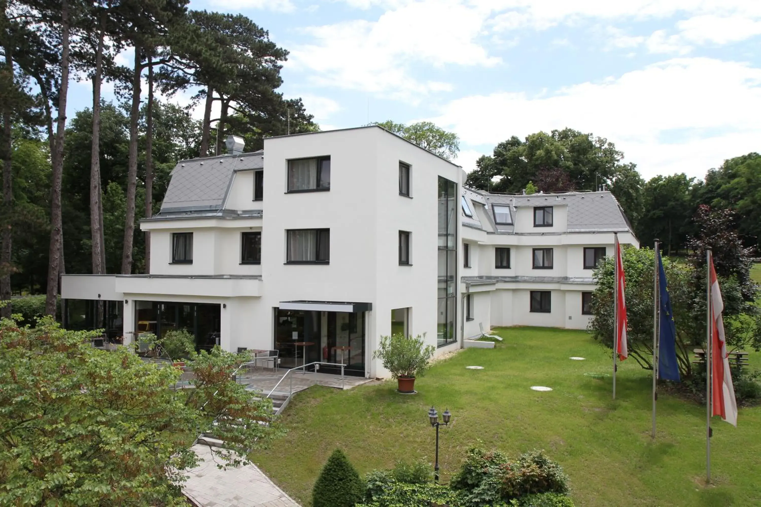 Facade/entrance, Property Building in Seminarhotel Springer Schlössl