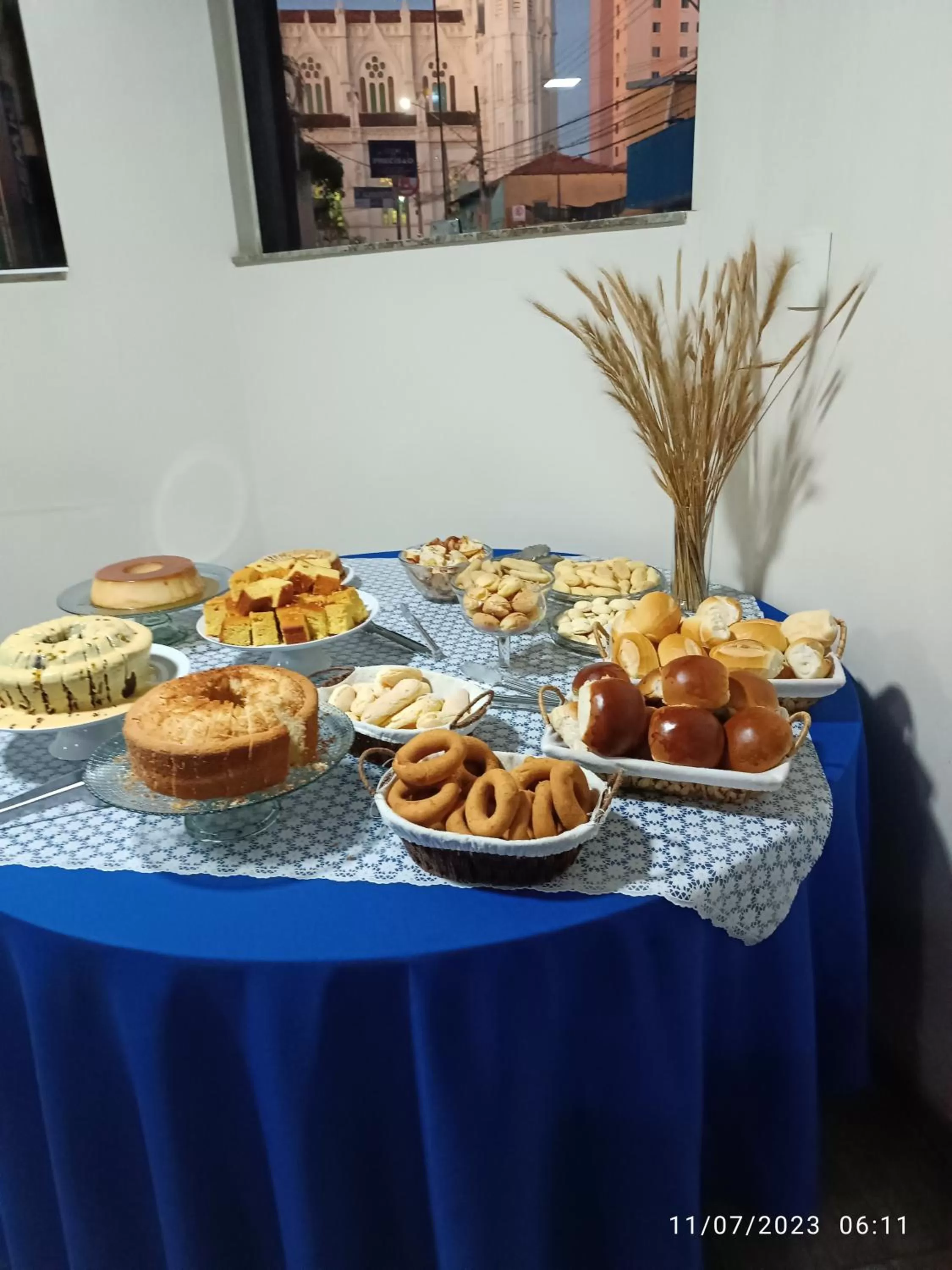 Buffet breakfast in Hotel Oscar Blue Montes Claros