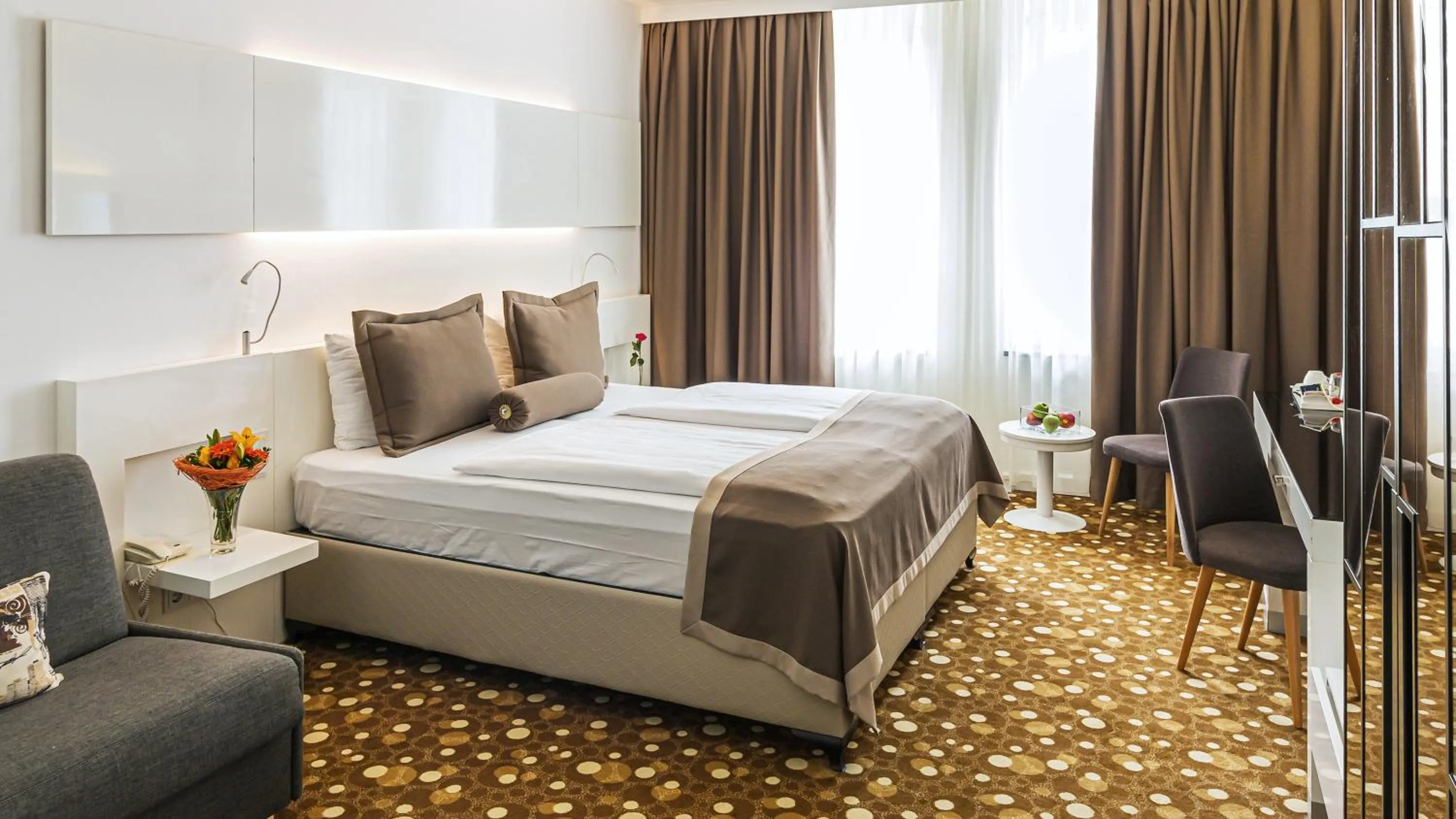 Photo of the whole room, Bed in Hotel Bayer's