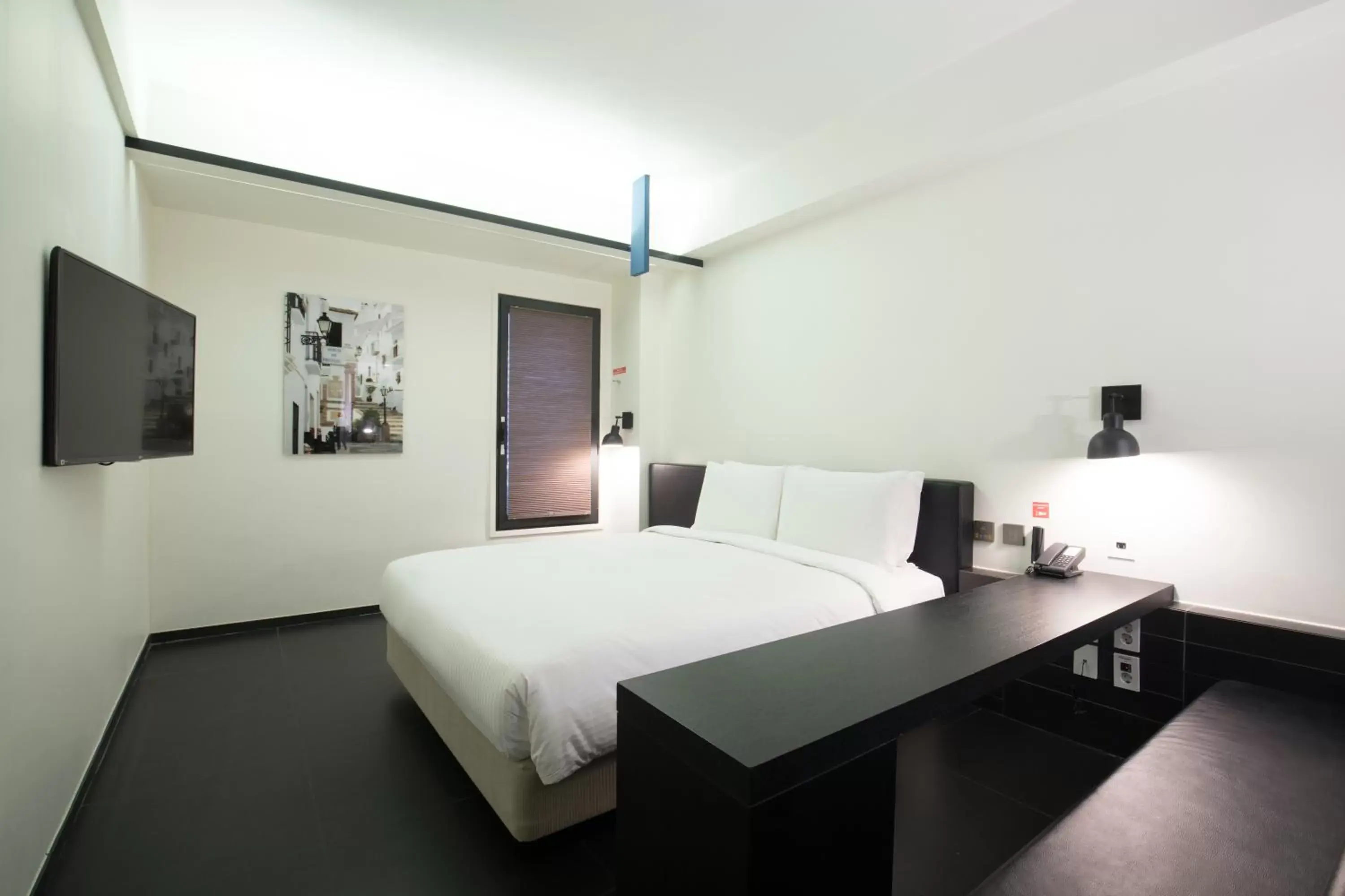 Bedroom, Bed in Sotetsu Hotels The Splaisir Seoul Myeongdong