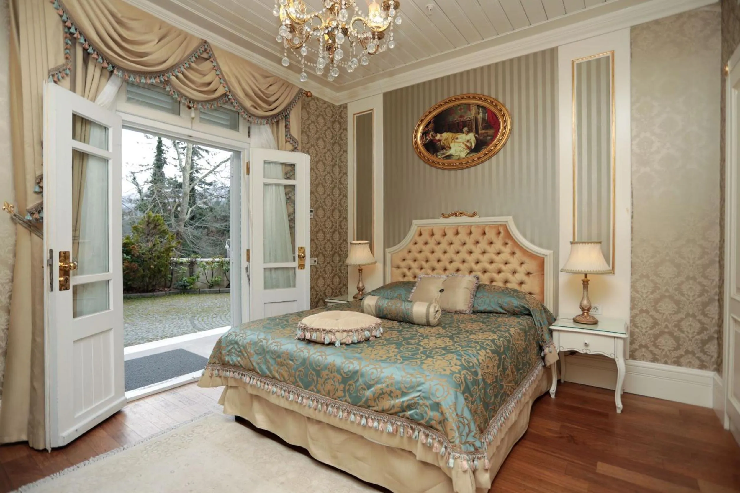 Photo of the whole room, Bed in Limak Yalova Thermal Boutique Hotel