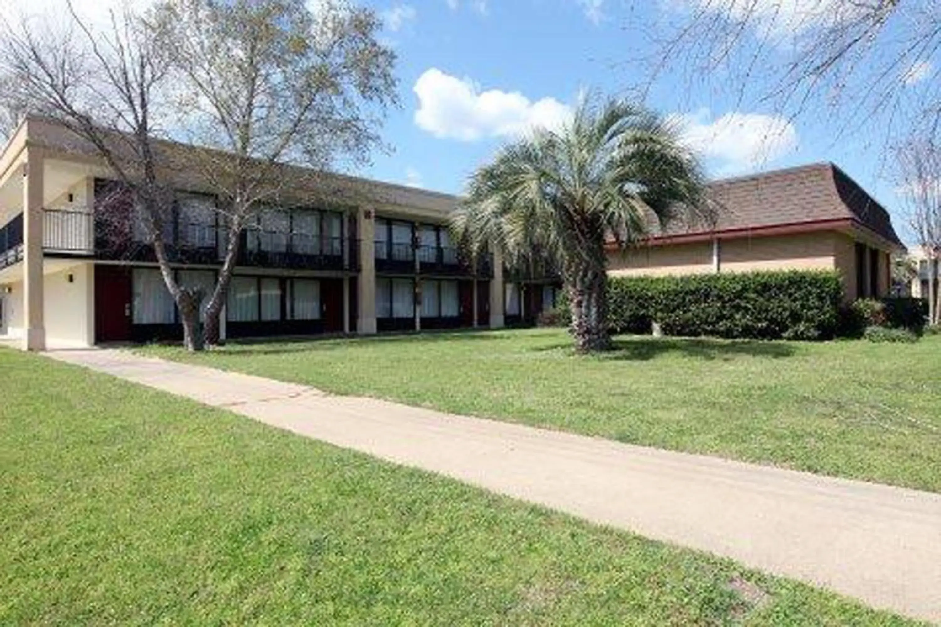 Facade/entrance, Property Building in Motel 6-Natchitoches, LA