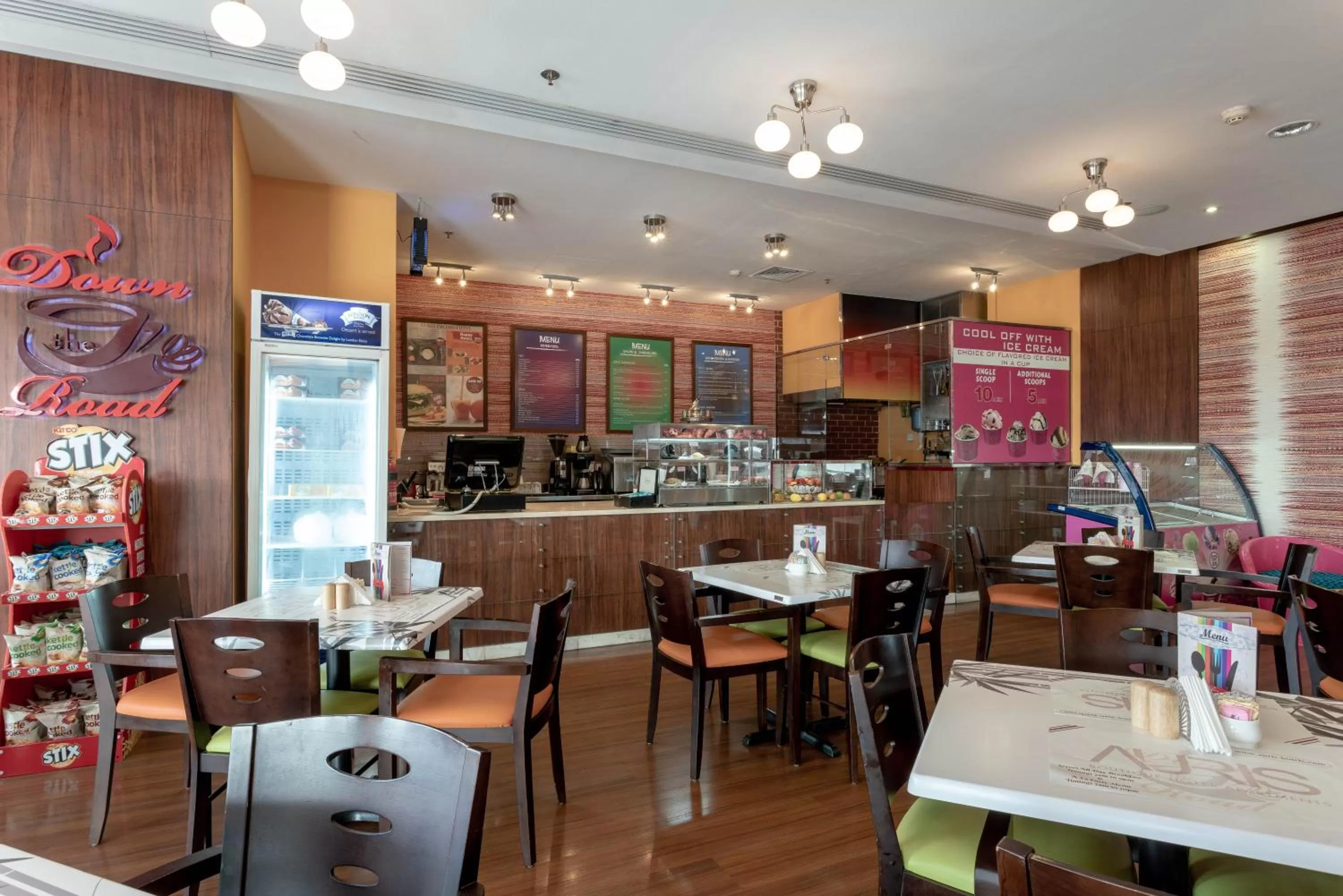 Restaurant/places to eat in Auris Boutique Hotel Apartments, Al Barsha - At The Mall