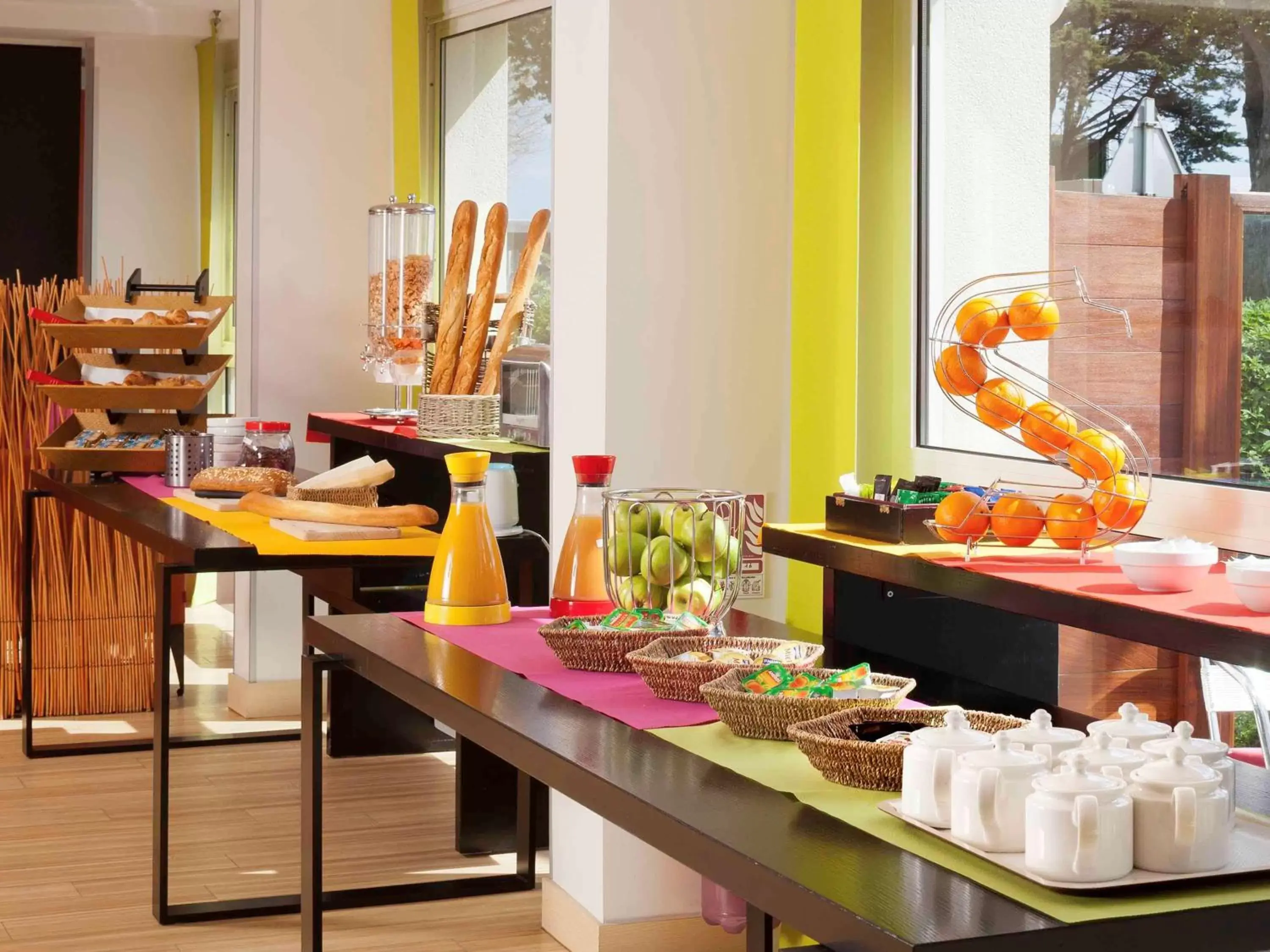 Restaurant/places to eat in ibis Styles Ouistreham