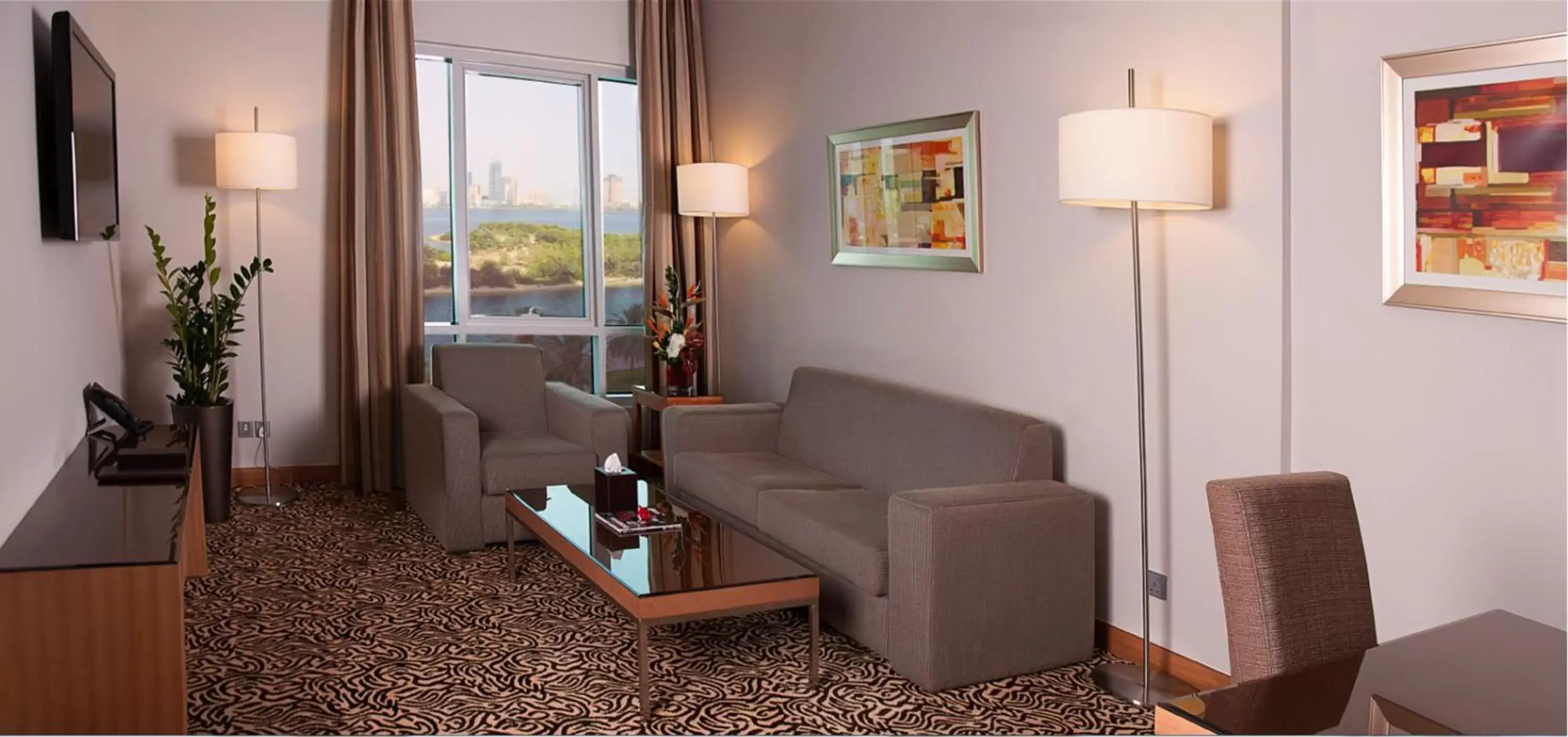 Living room, Lobby/Reception in Copthorne Hotel Sharjah