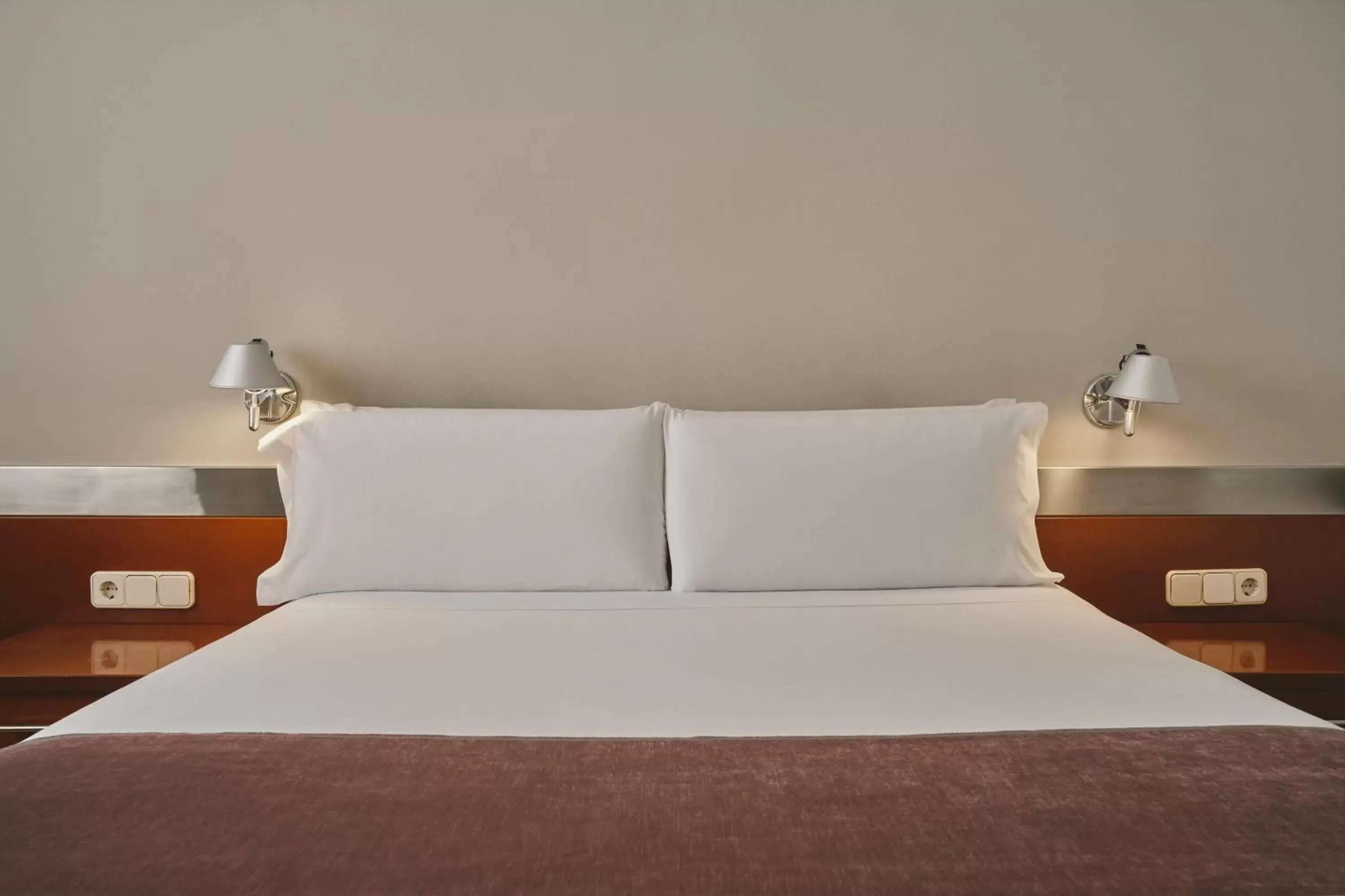 Photo of the whole room, Bed in Tres Torres Atiram Hotels