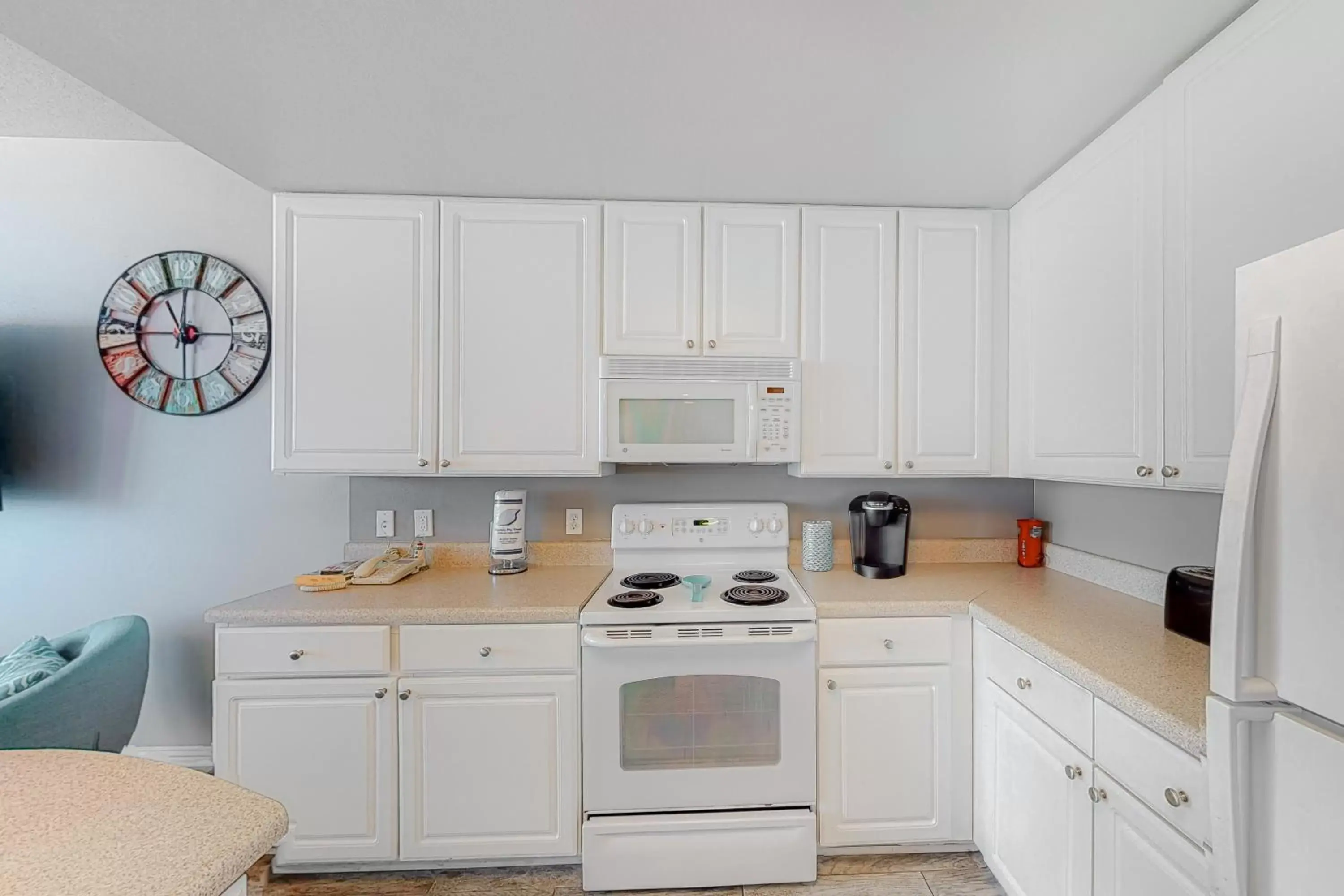 Kitchen/Kitchenette in Lighthouse Condominiums IV