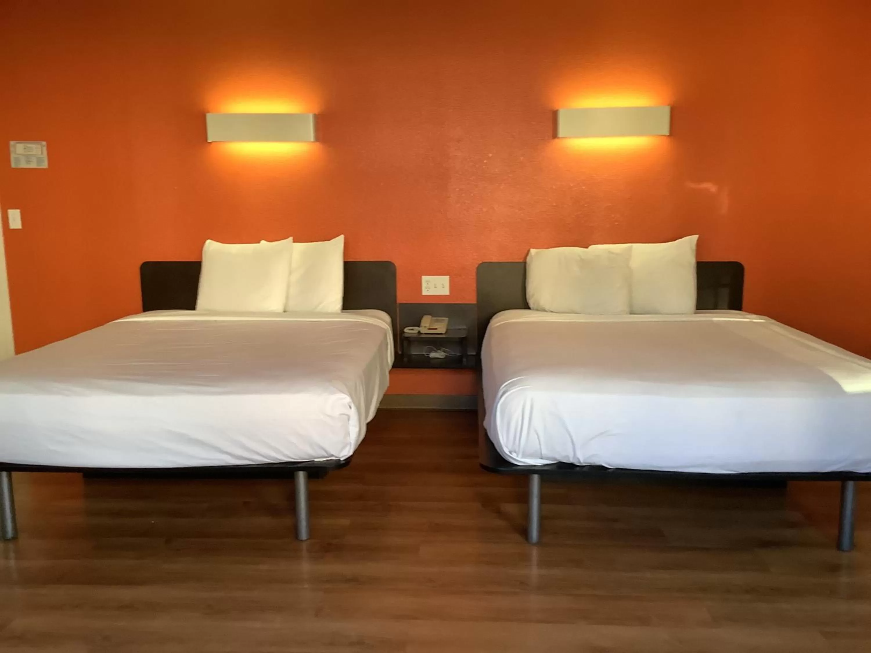 Bed in Carlsbad Village Inn