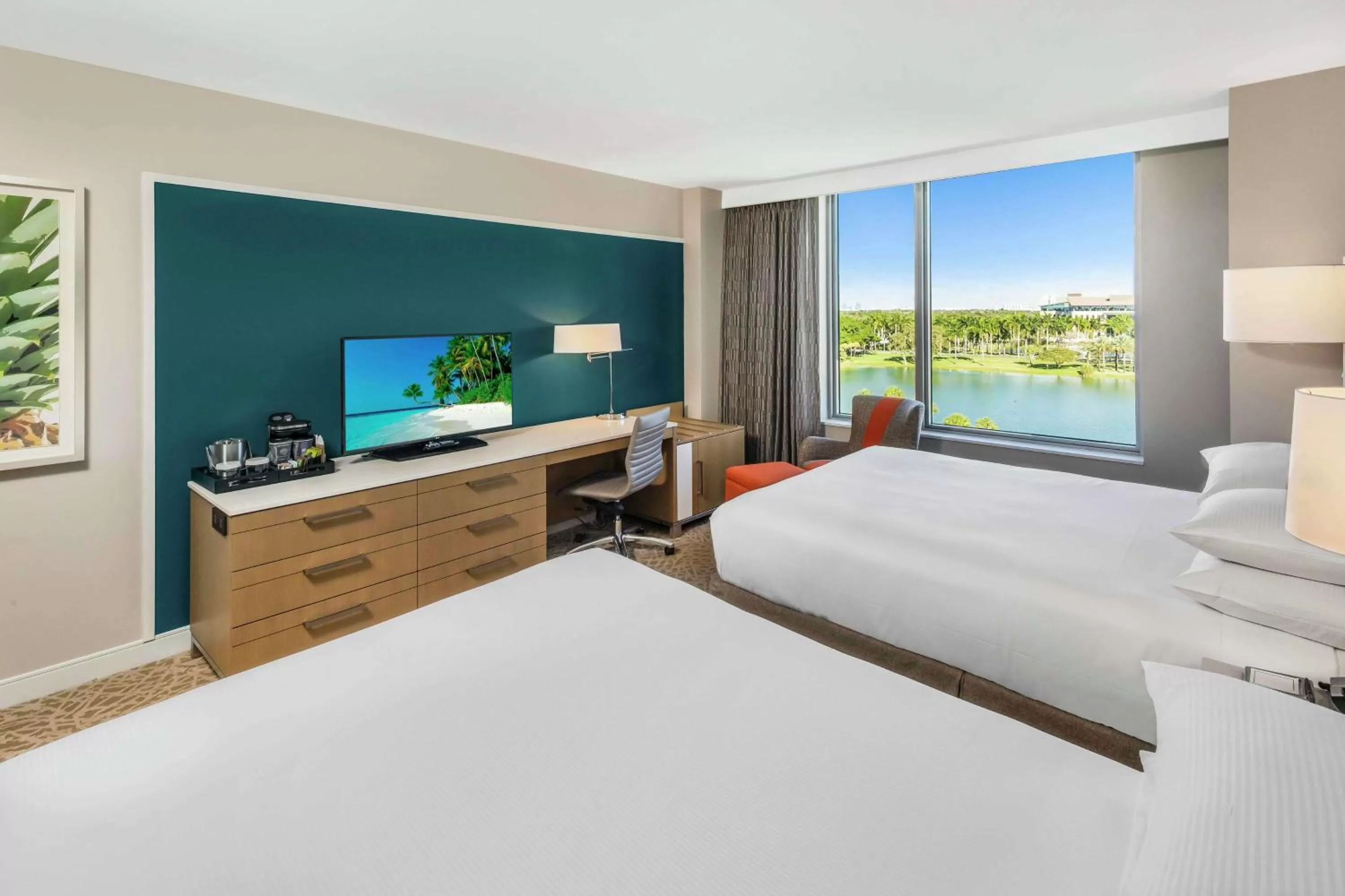 Bedroom, Bed in Hilton Miami Dadeland