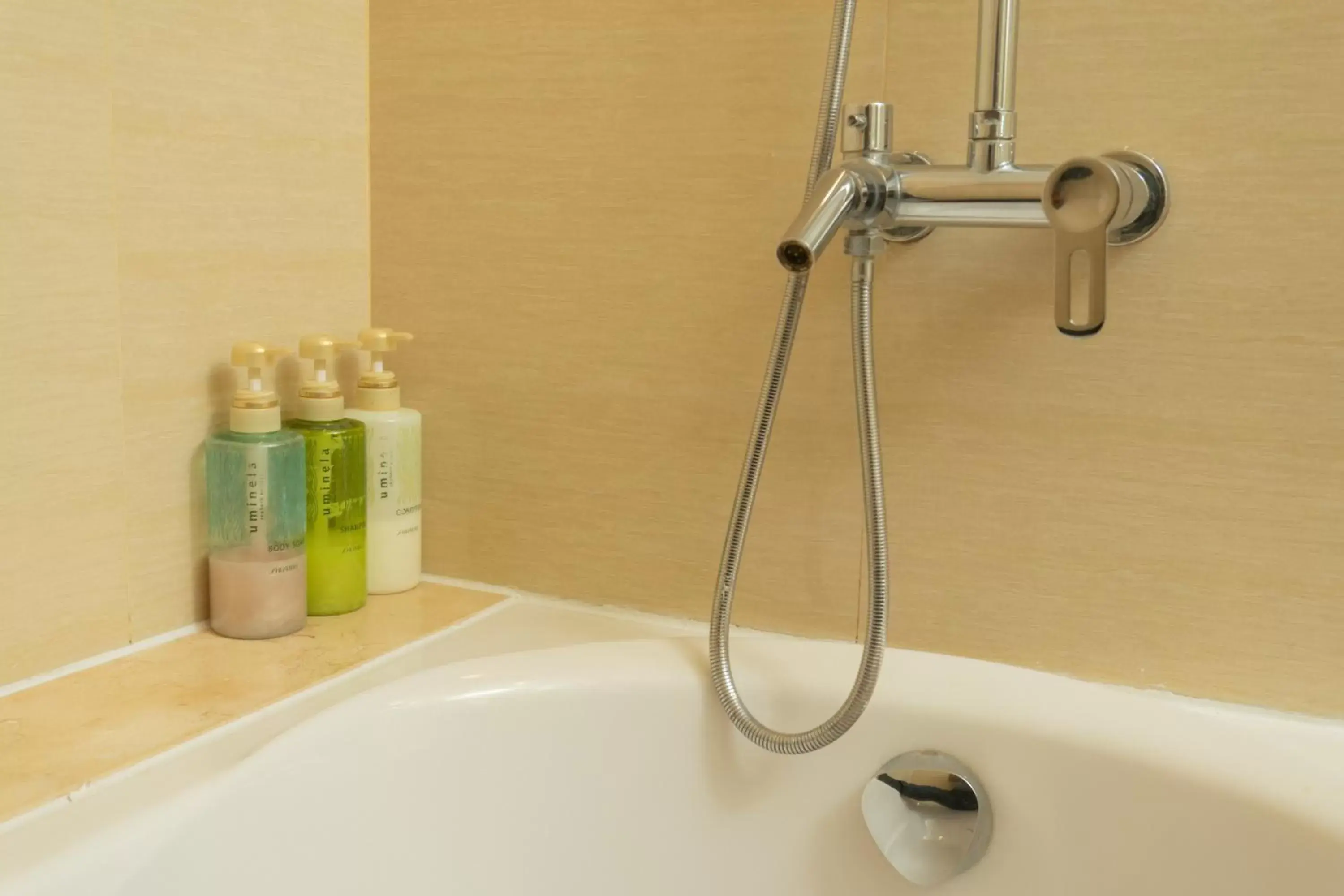 Shower, Bathroom in Parkside Sunline Hotel