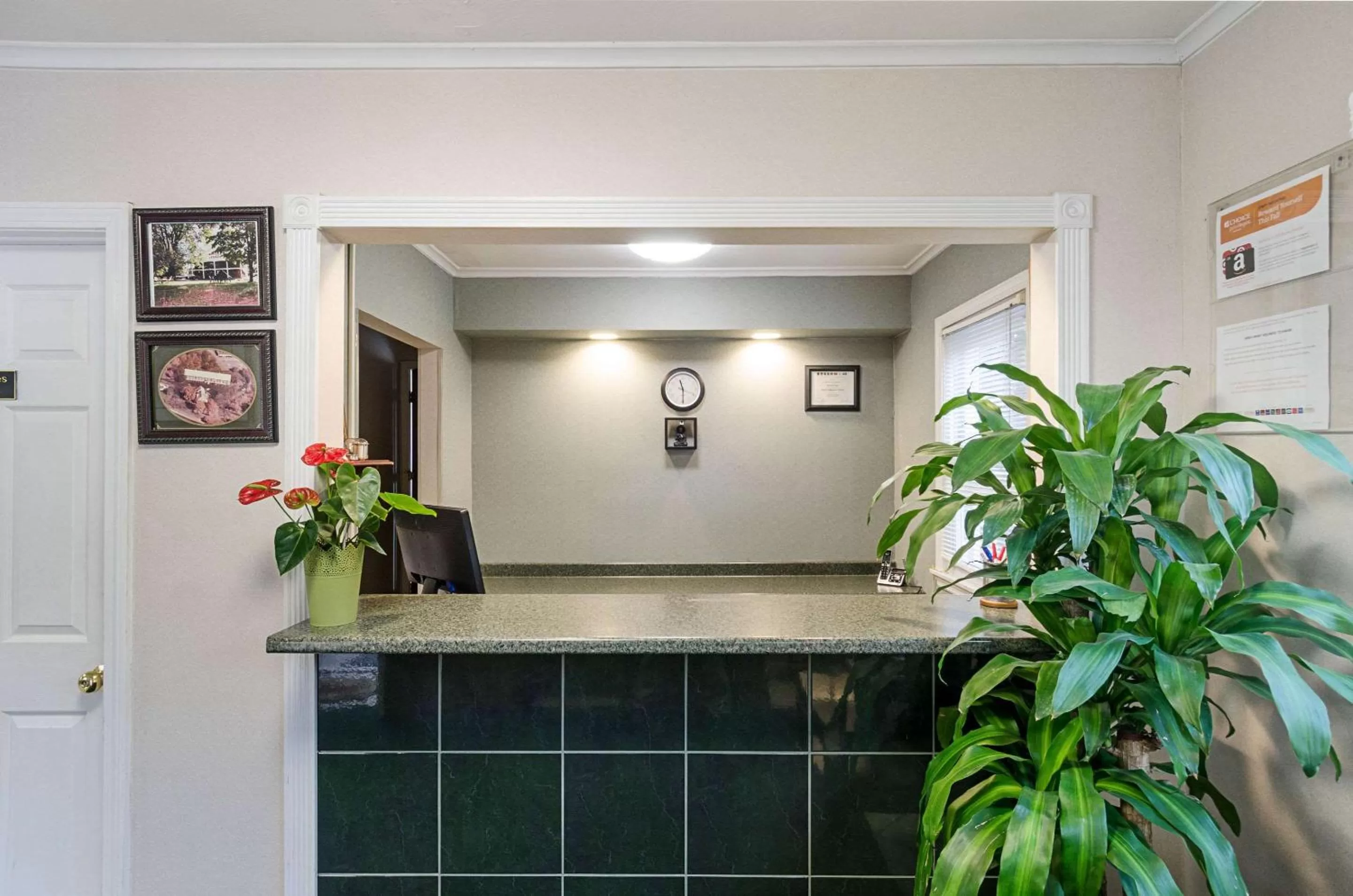 Lobby or reception in Econo Lodge Sturbridge Route 20