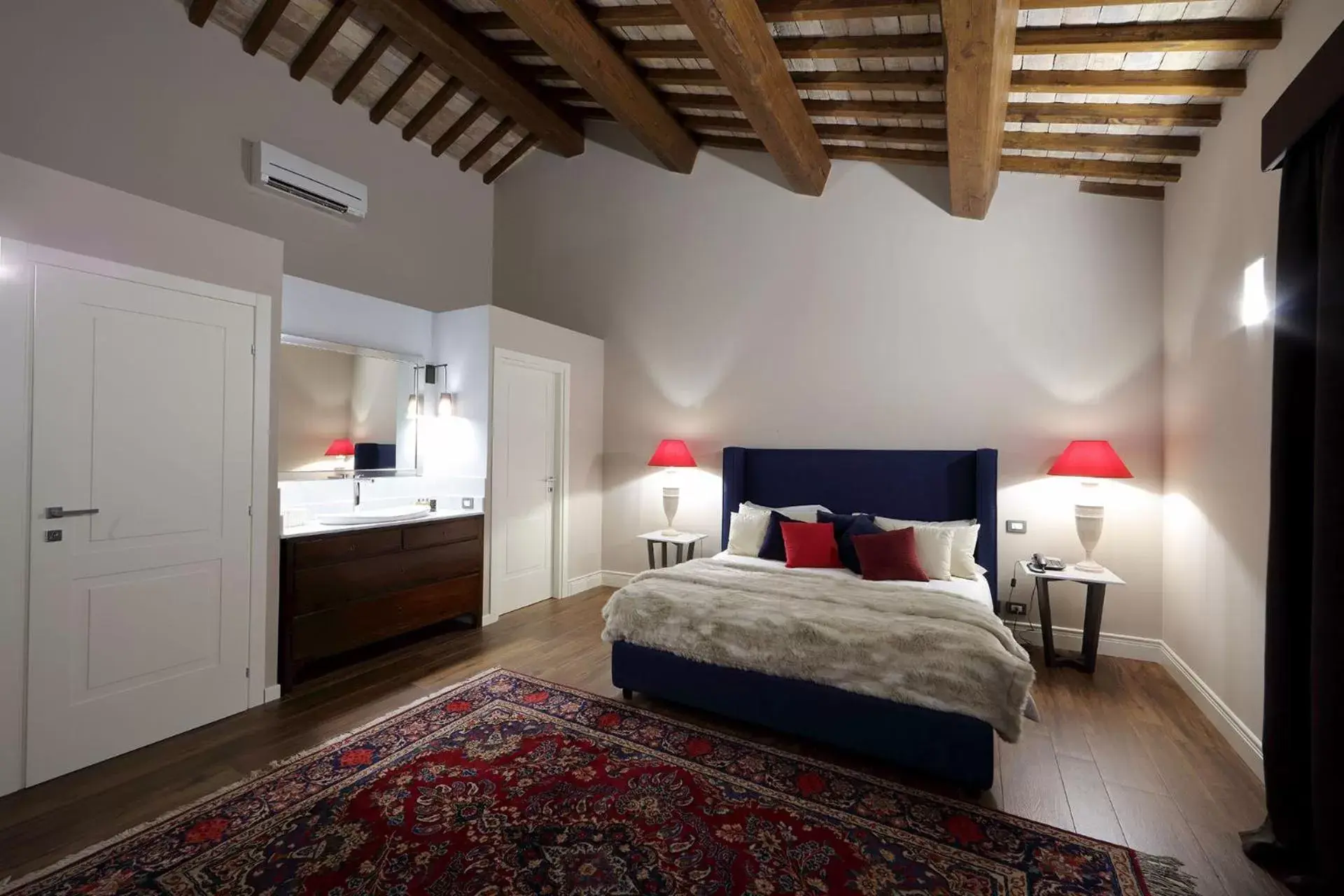 Bed in Residenza Palazzo Fortuna - Boutique Hotel