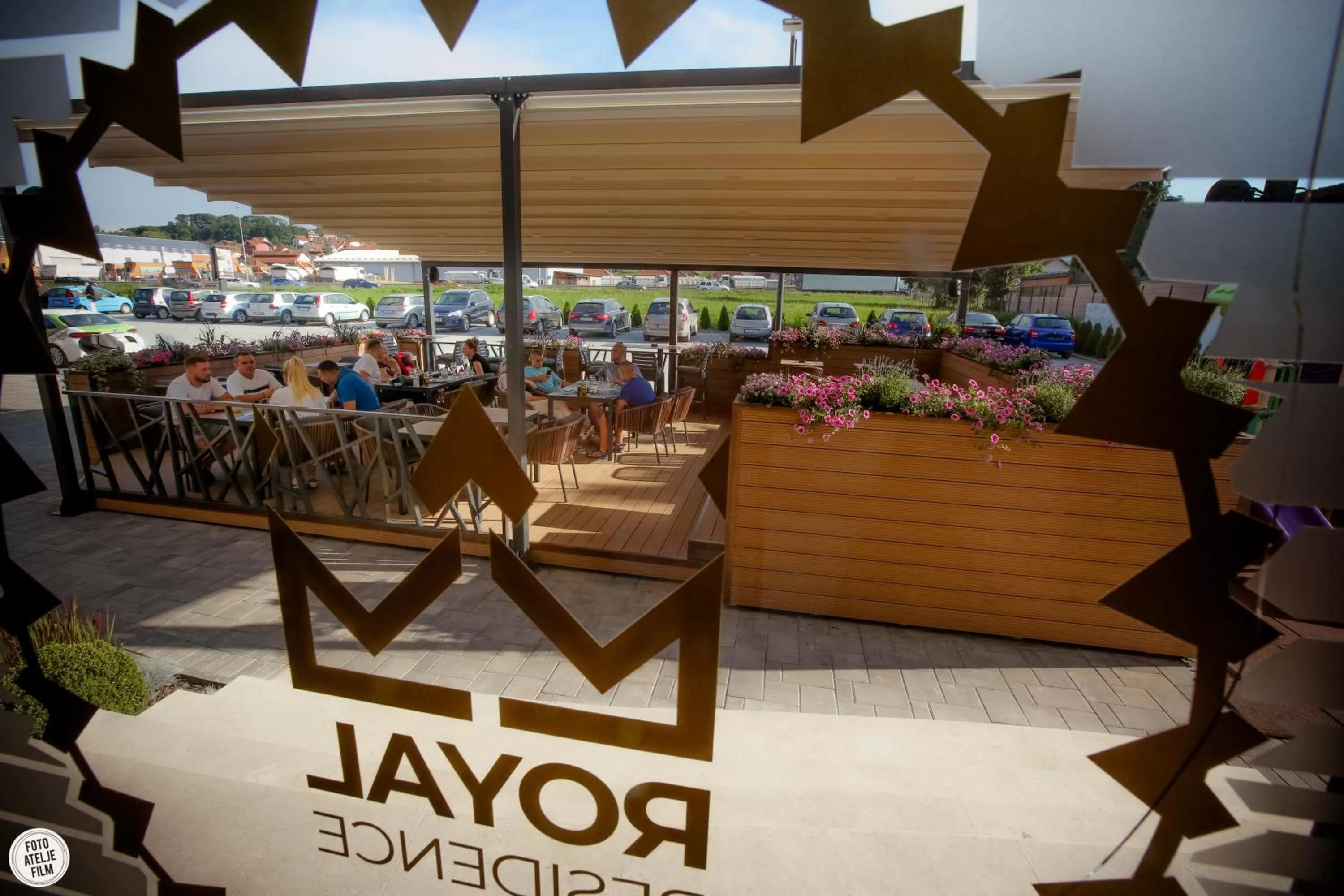 Restaurant/places to eat in Royal Residence