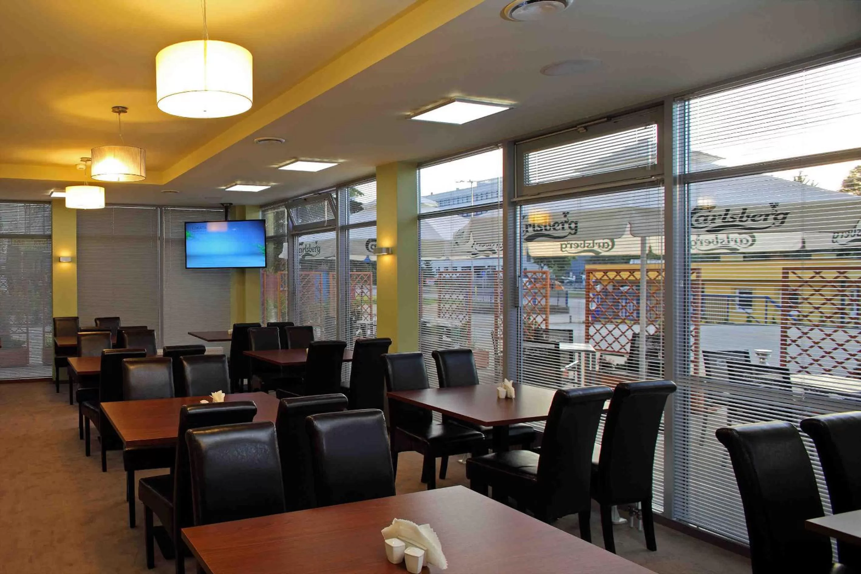 Restaurant/places to eat in Hotel Arena Expo