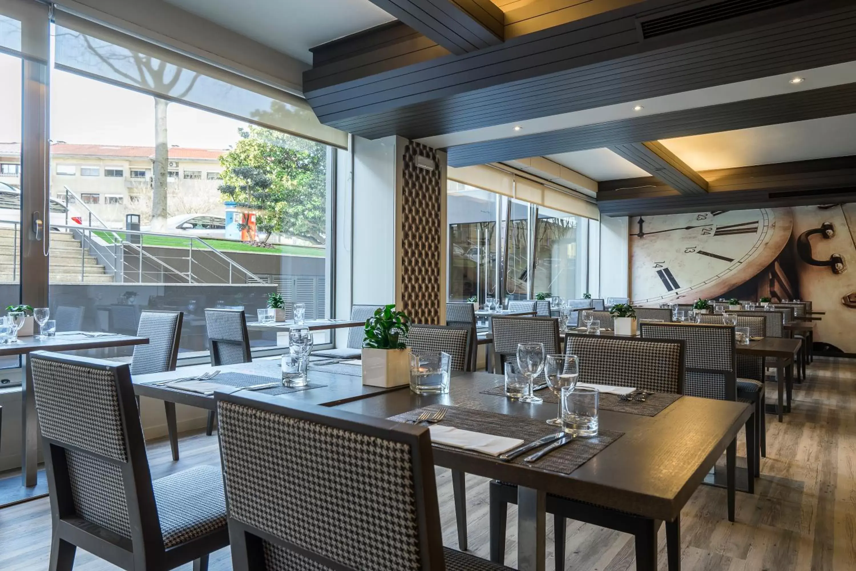 Restaurant/places to eat in HF Tuela Porto Restaurant/places to eat in HF Tuela Porto