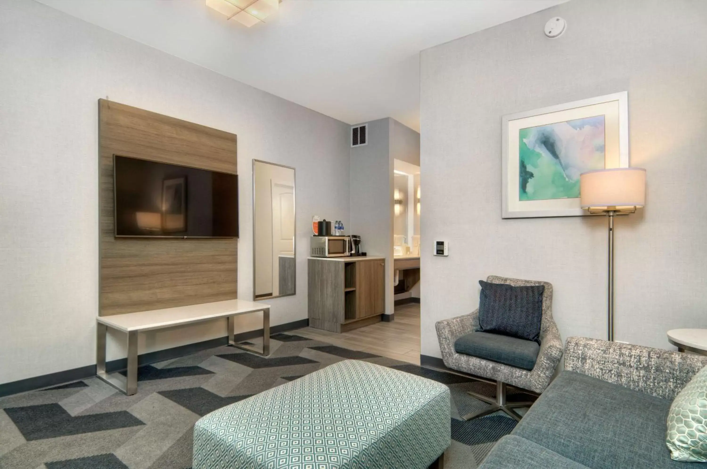 Living room, Seating Area in Hilton Garden Inn Livermore