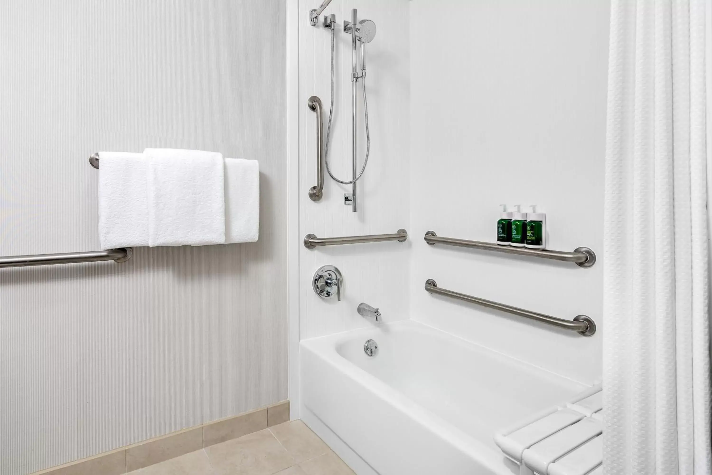 Bathroom in Courtyard by Marriott Pittsburgh Airport