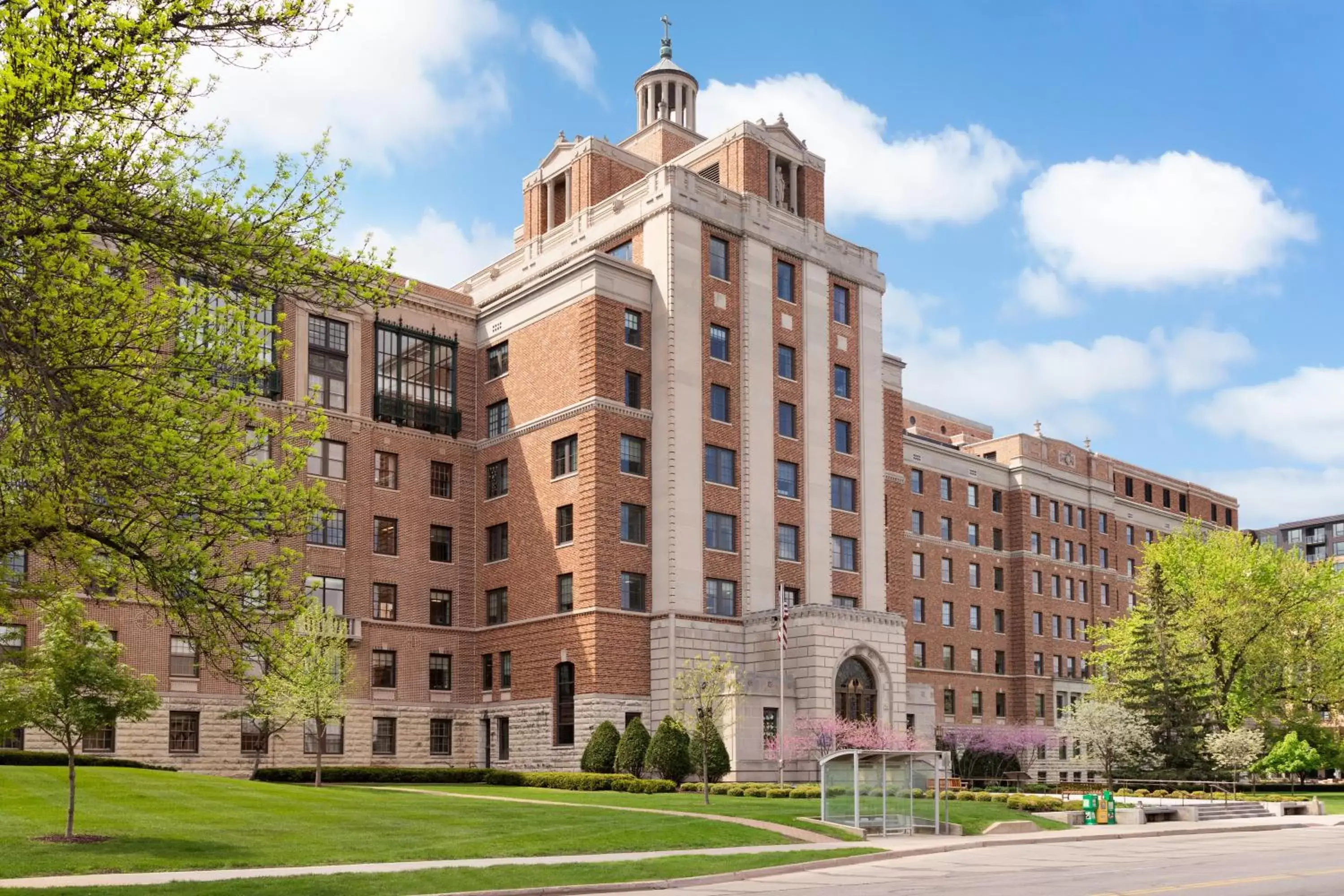 Nearby landmark, Property Building in Staybridge Suites Rochester - Mayo Clinic Area, an IHG Hotel