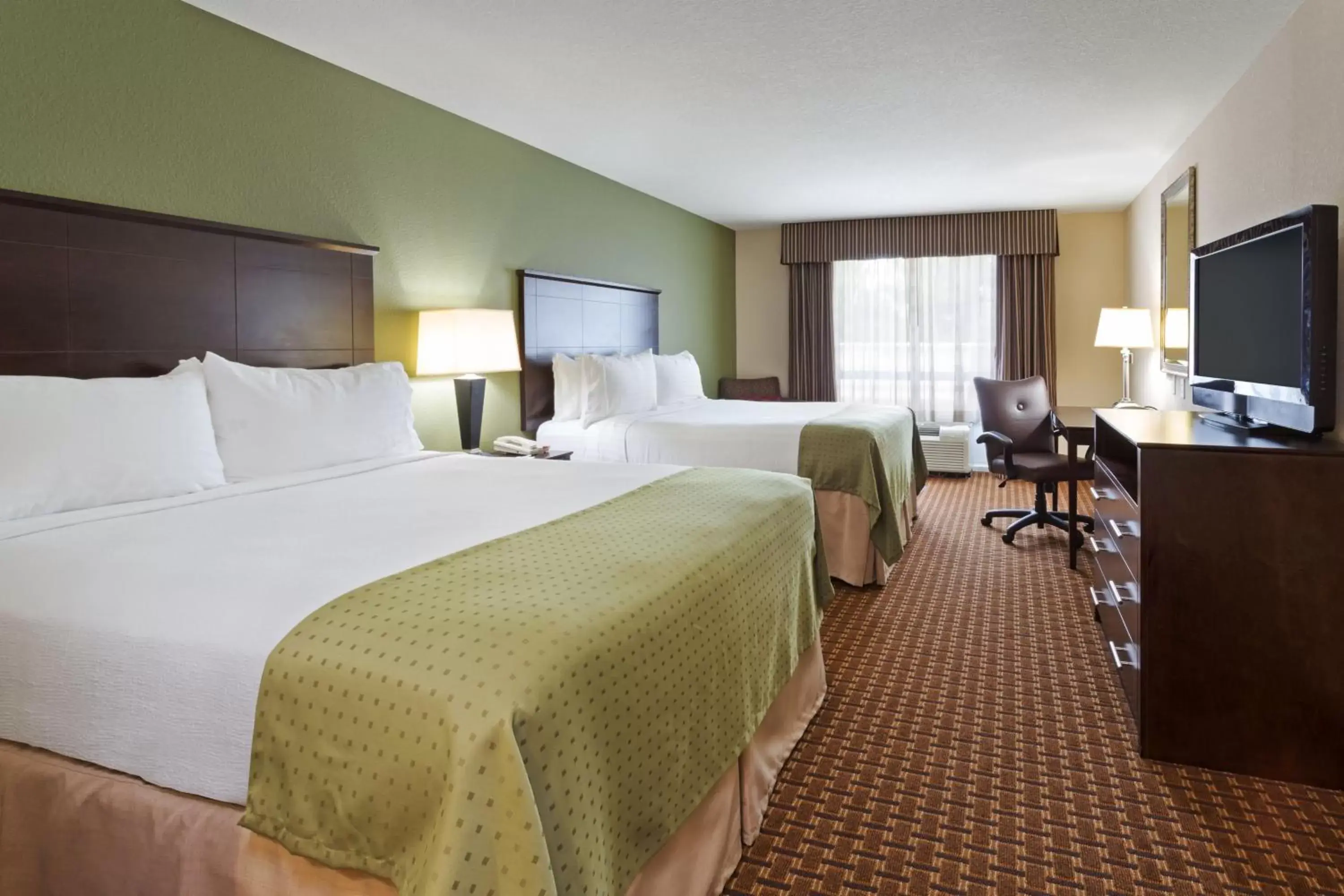Photo of the whole room in Holiday Inn Daytona Beach LPGA Boulevard, an IHG Hotel