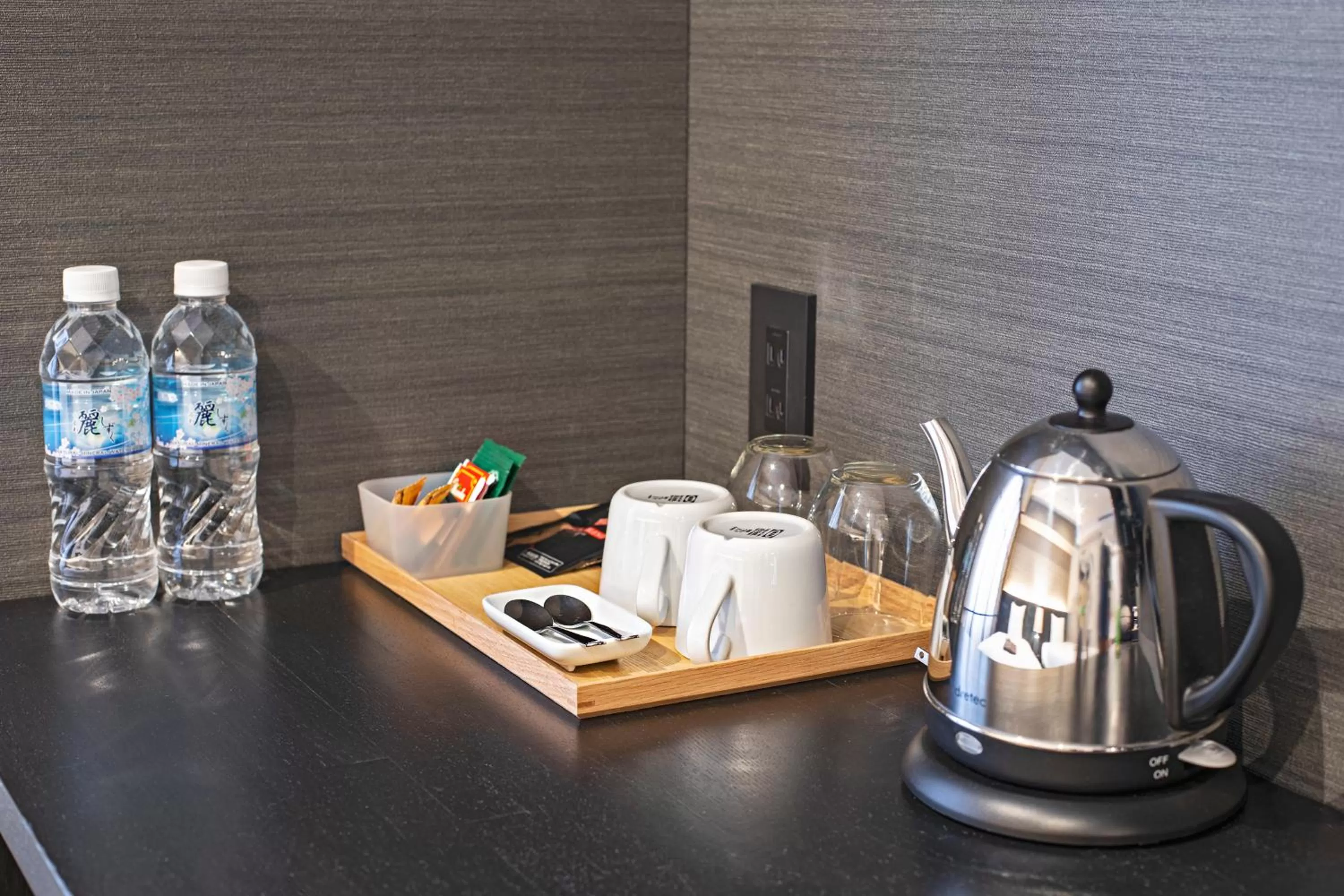 Coffee/tea facilities in Hotel Ninja Black
