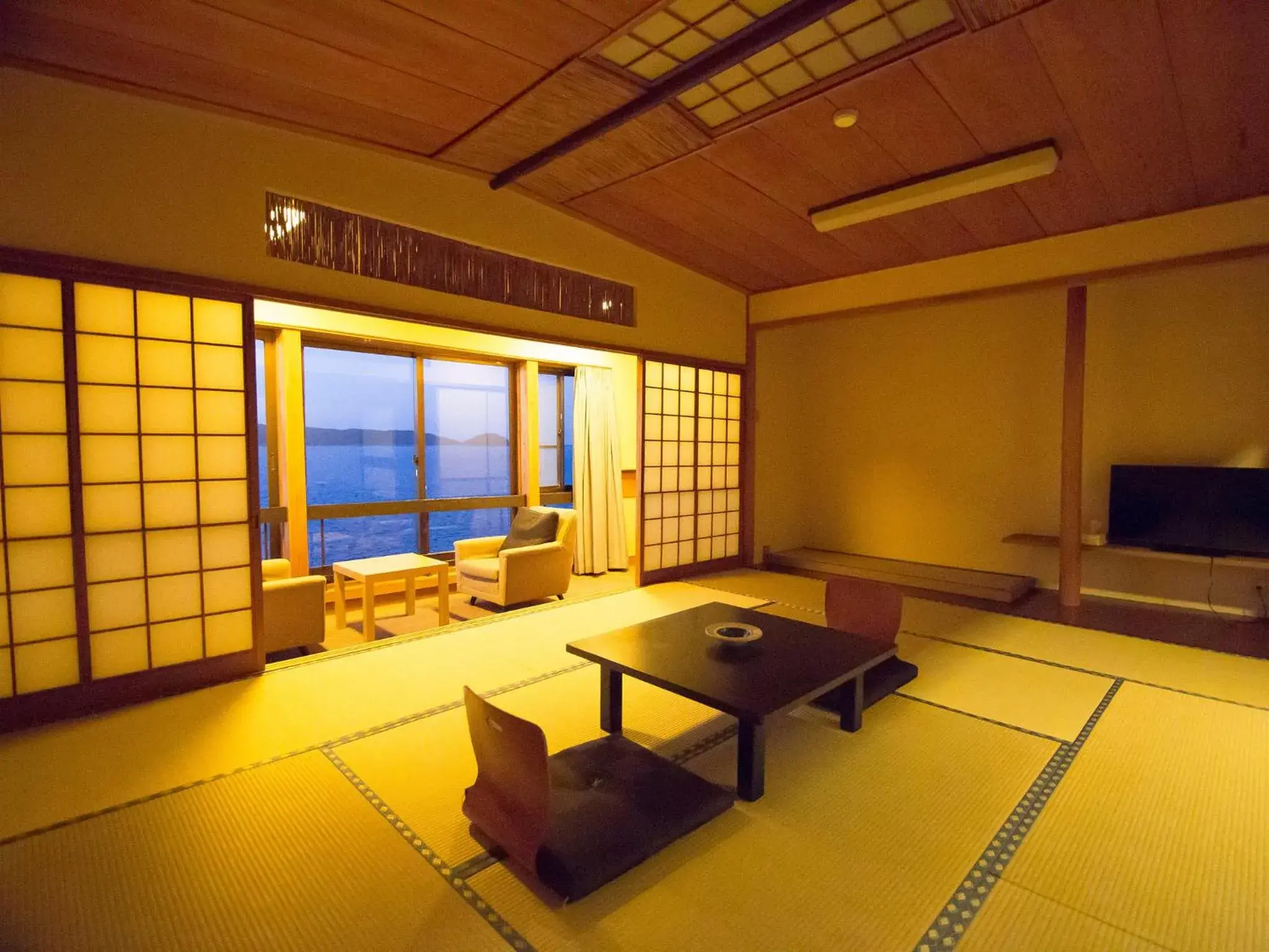 Photo of the whole room in Wakayama Kada Hot Spring Kada Kaigetsu