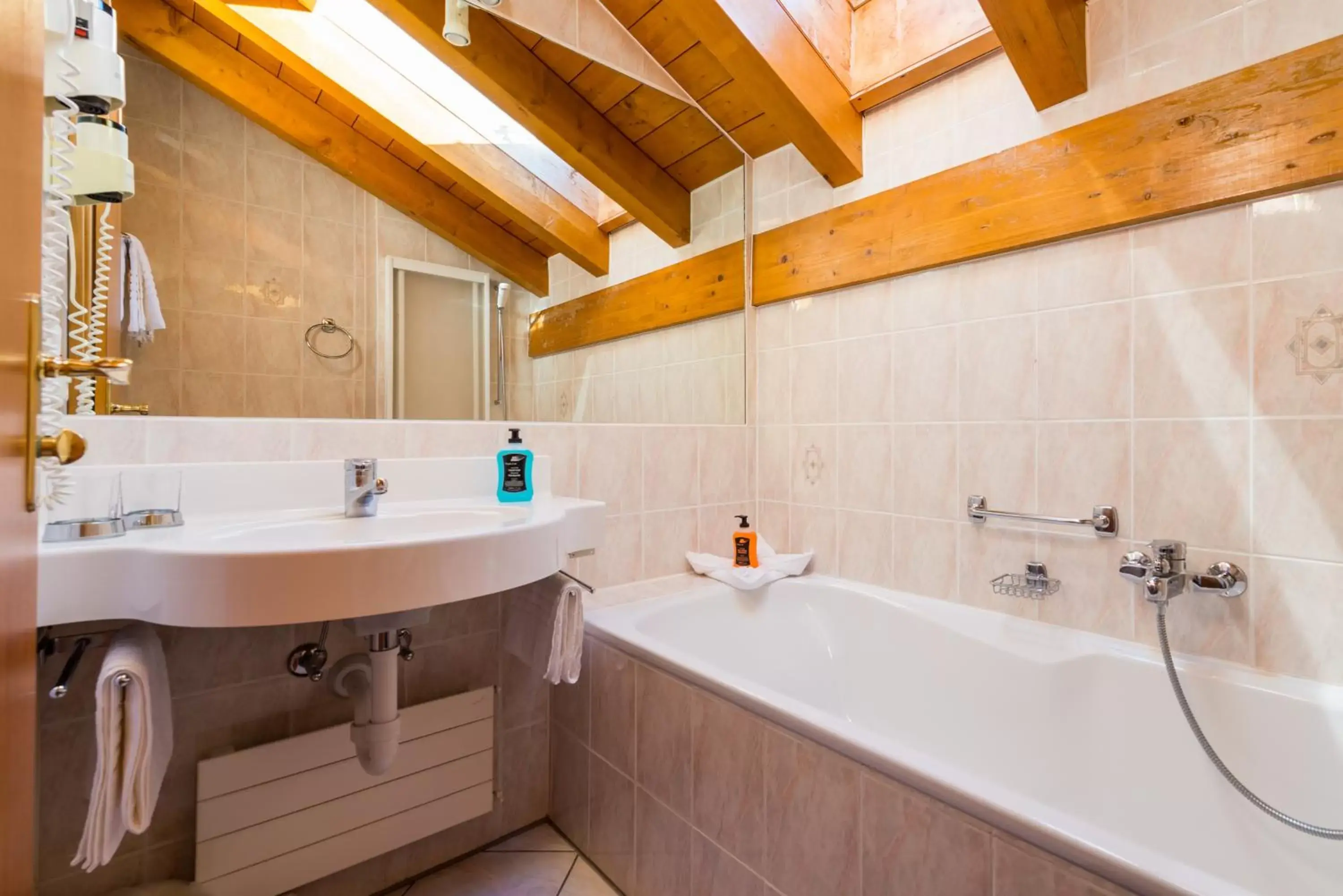 Bathroom in Hotel Alpenperle