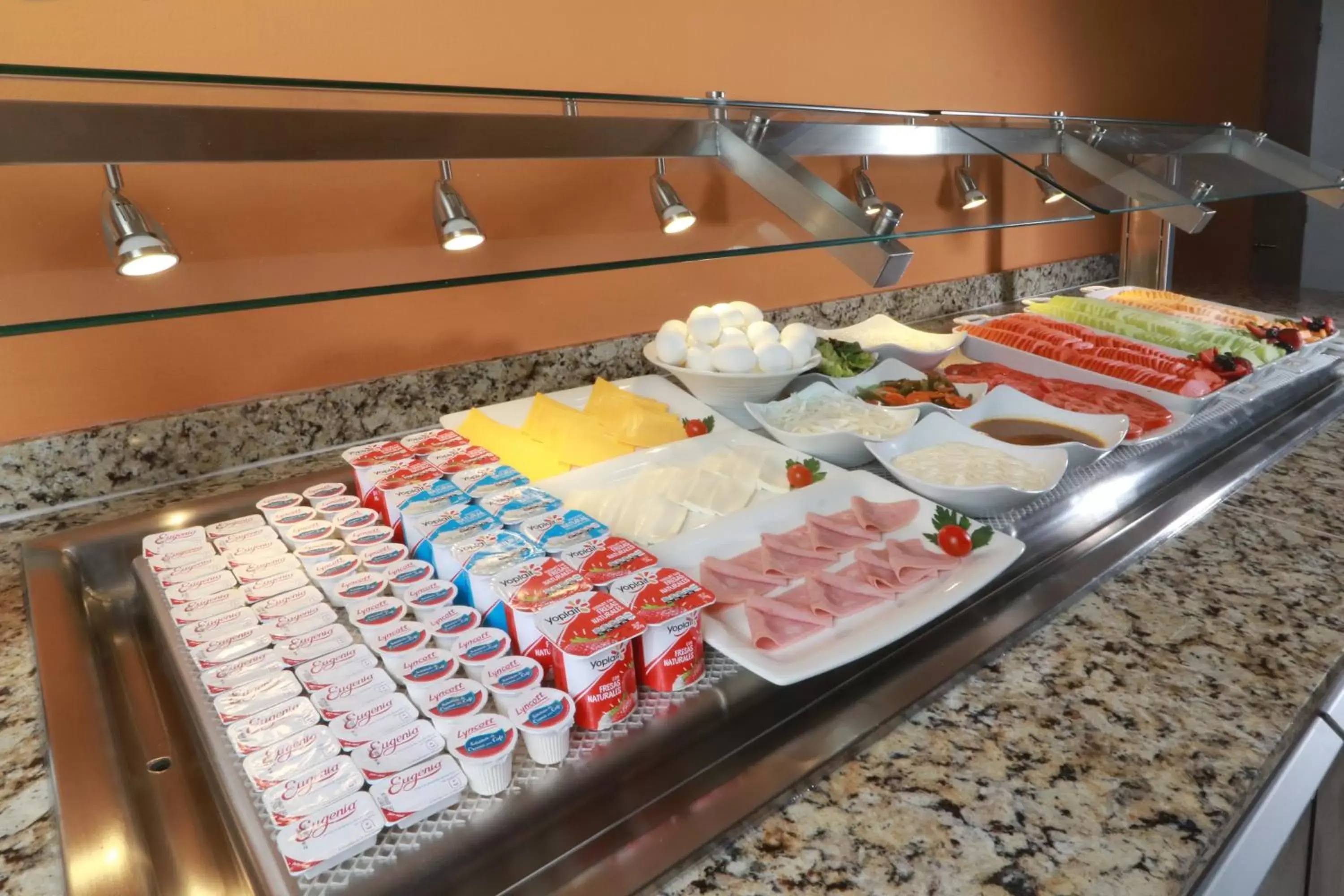 Restaurant/places to eat in Staybridge Suites Guadalajara Expo by IHG Restaurant/places to eat in Staybridge Suites Guadalajara Expo by IHG