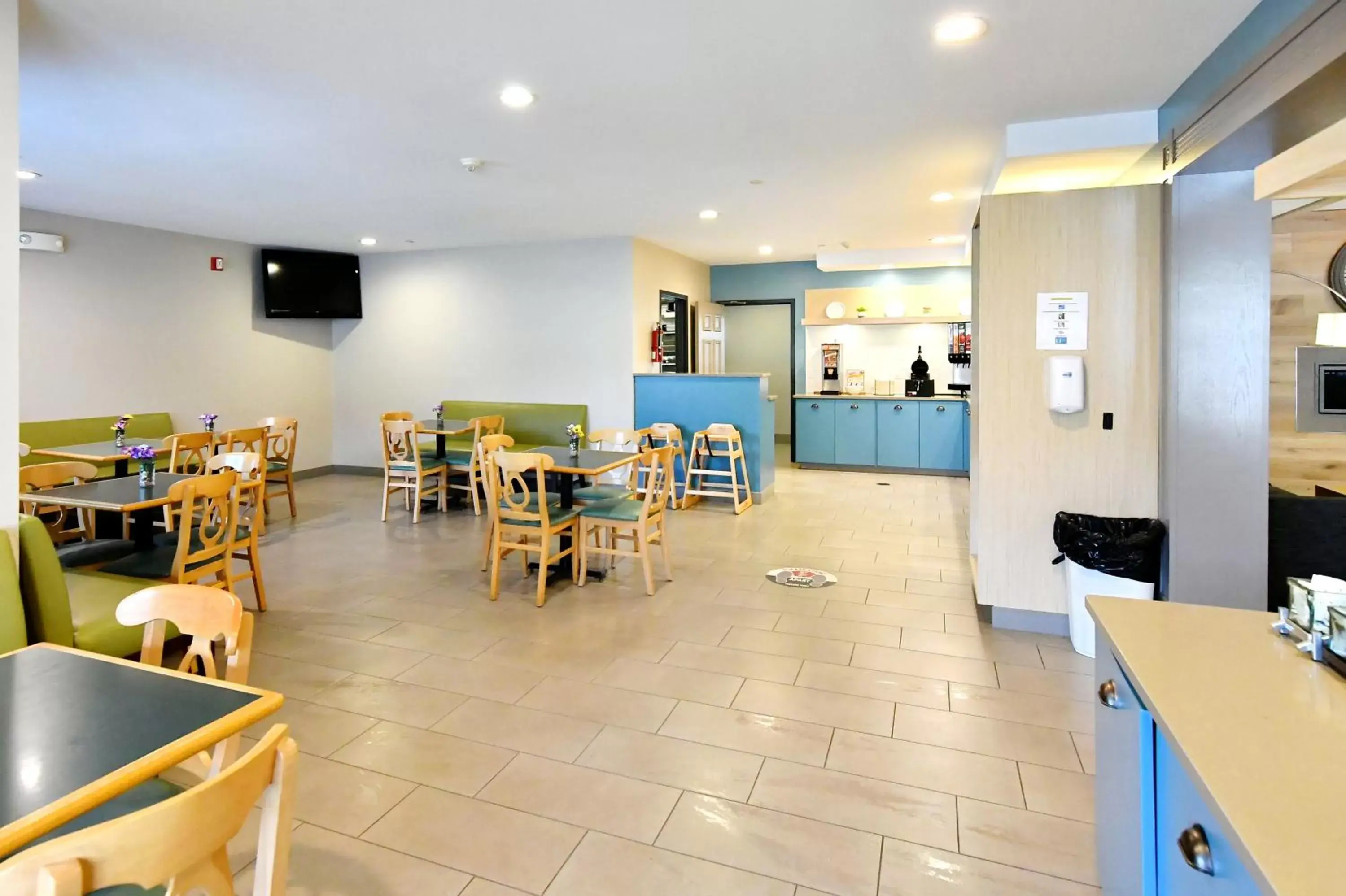 Breakfast, Restaurant/Places to Eat in Country Inn & Suites by Radisson, Mount Morris, NY Breakfast, Restaurant/Places to Eat in Country Inn & Suites by Radisson, Mount Morris, NY