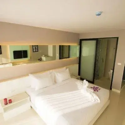 Bed in Serenotel Pattaya