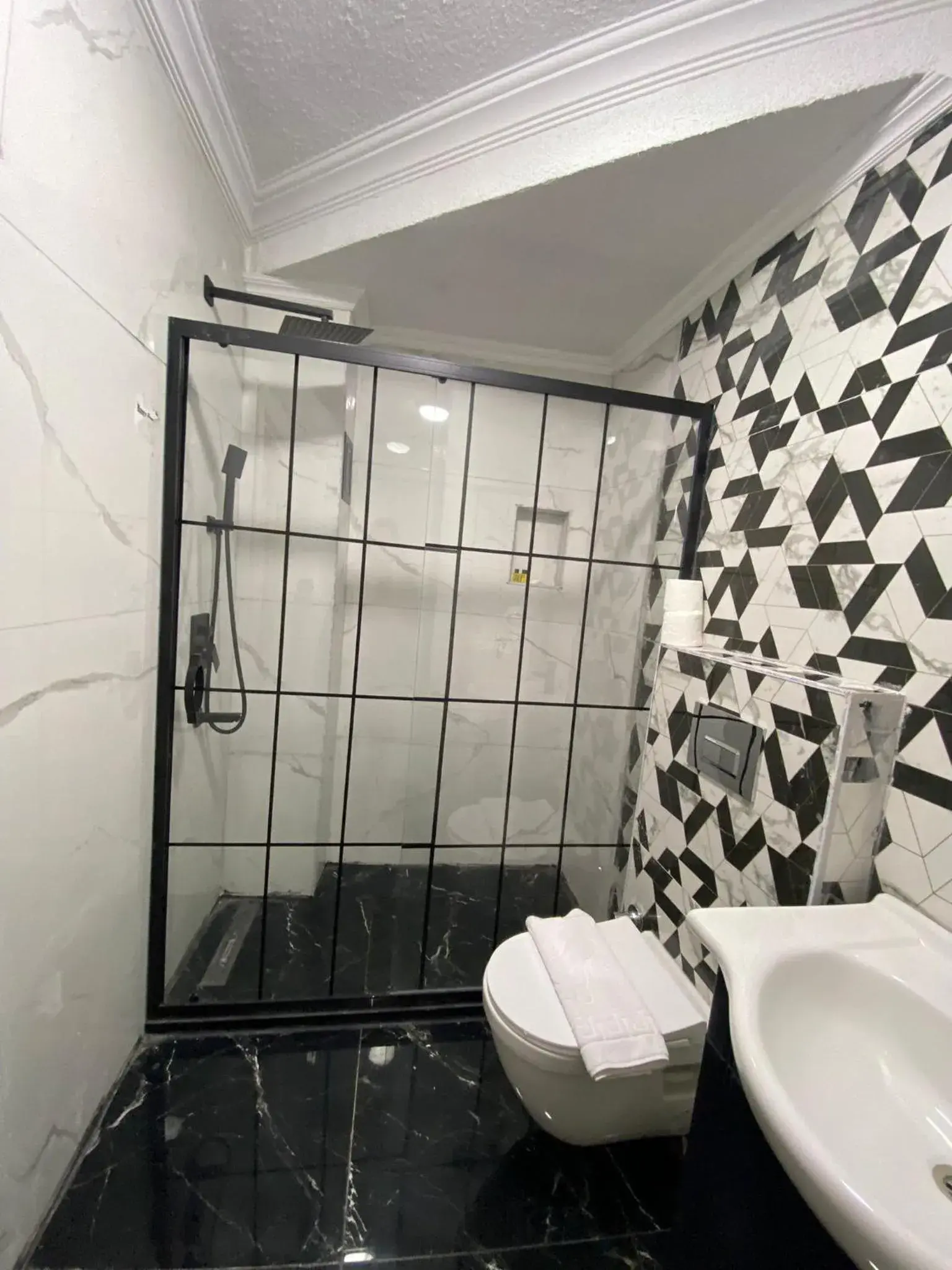 Bathroom in Aruna Boutique Hotel