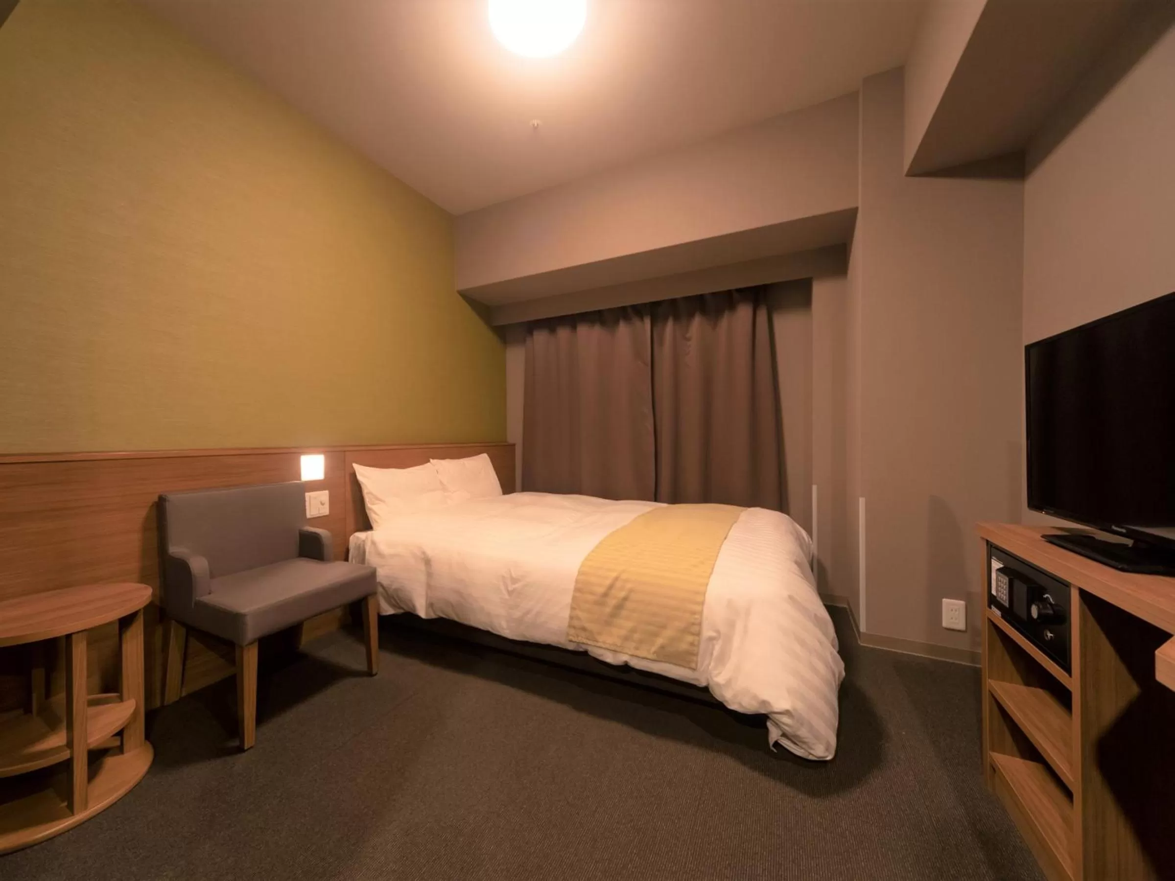 Decorative detail, Bed in Dormy Inn Osaka Tanimachi