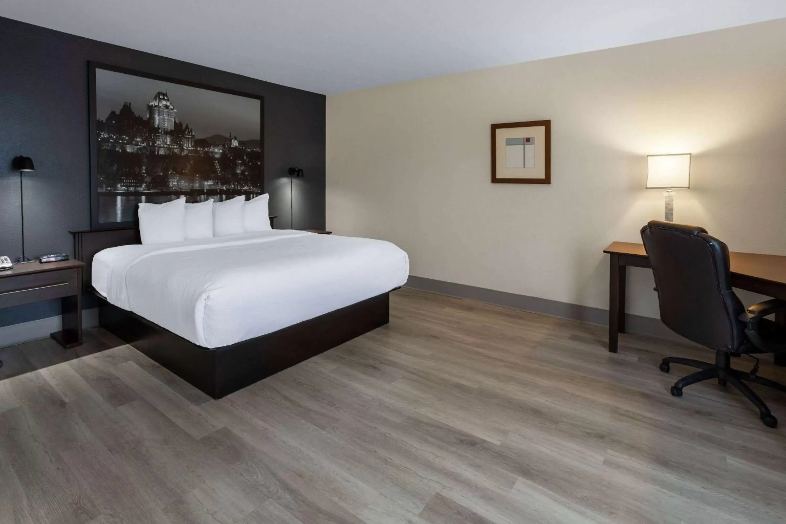 Bed in Super 8 by Wyndham Quebec City