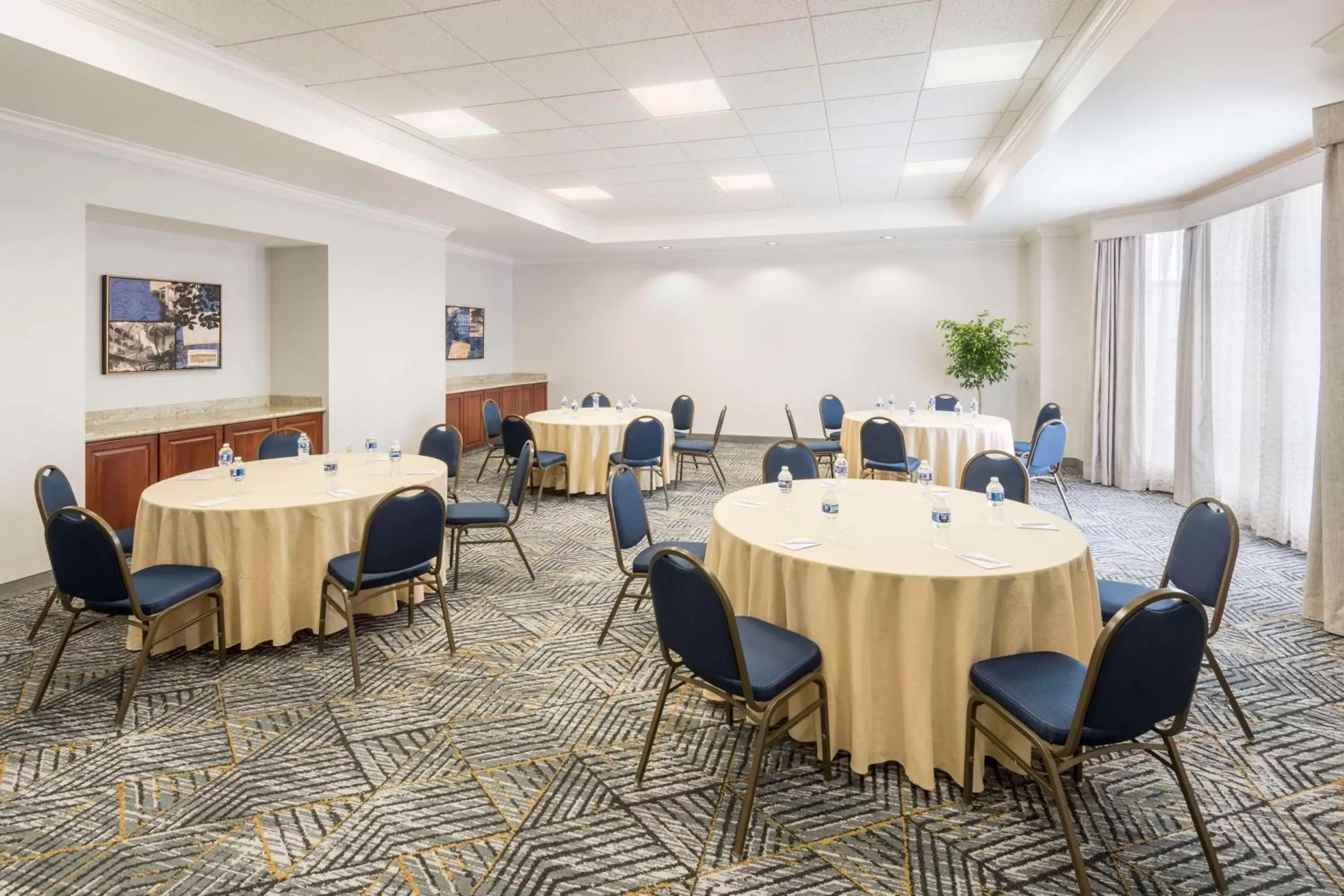 Meeting/conference room in Homewood Suites by Hilton New Orleans