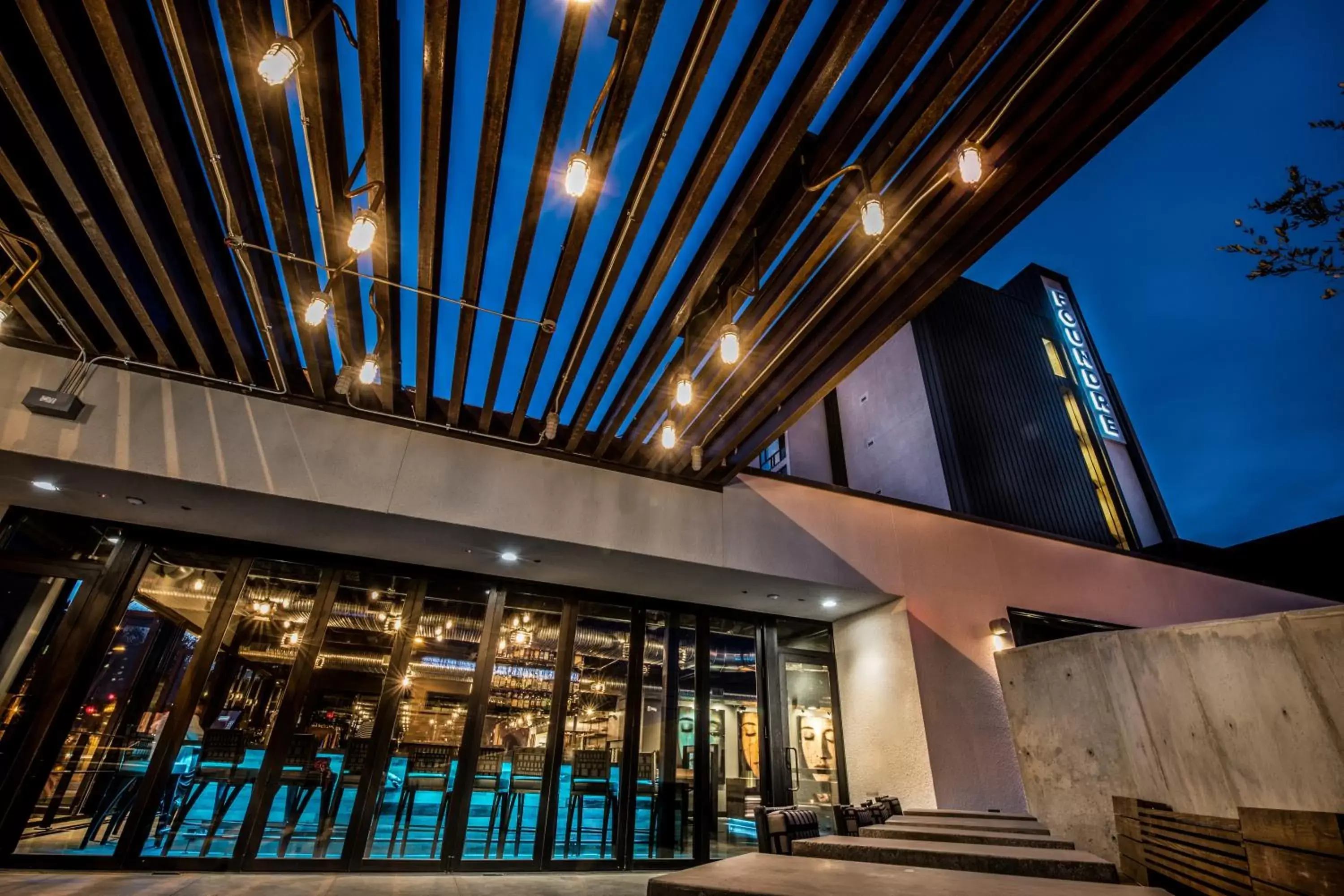 Lounge or bar in Found Re Phoenix Lounge or bar in Found Re Phoenix