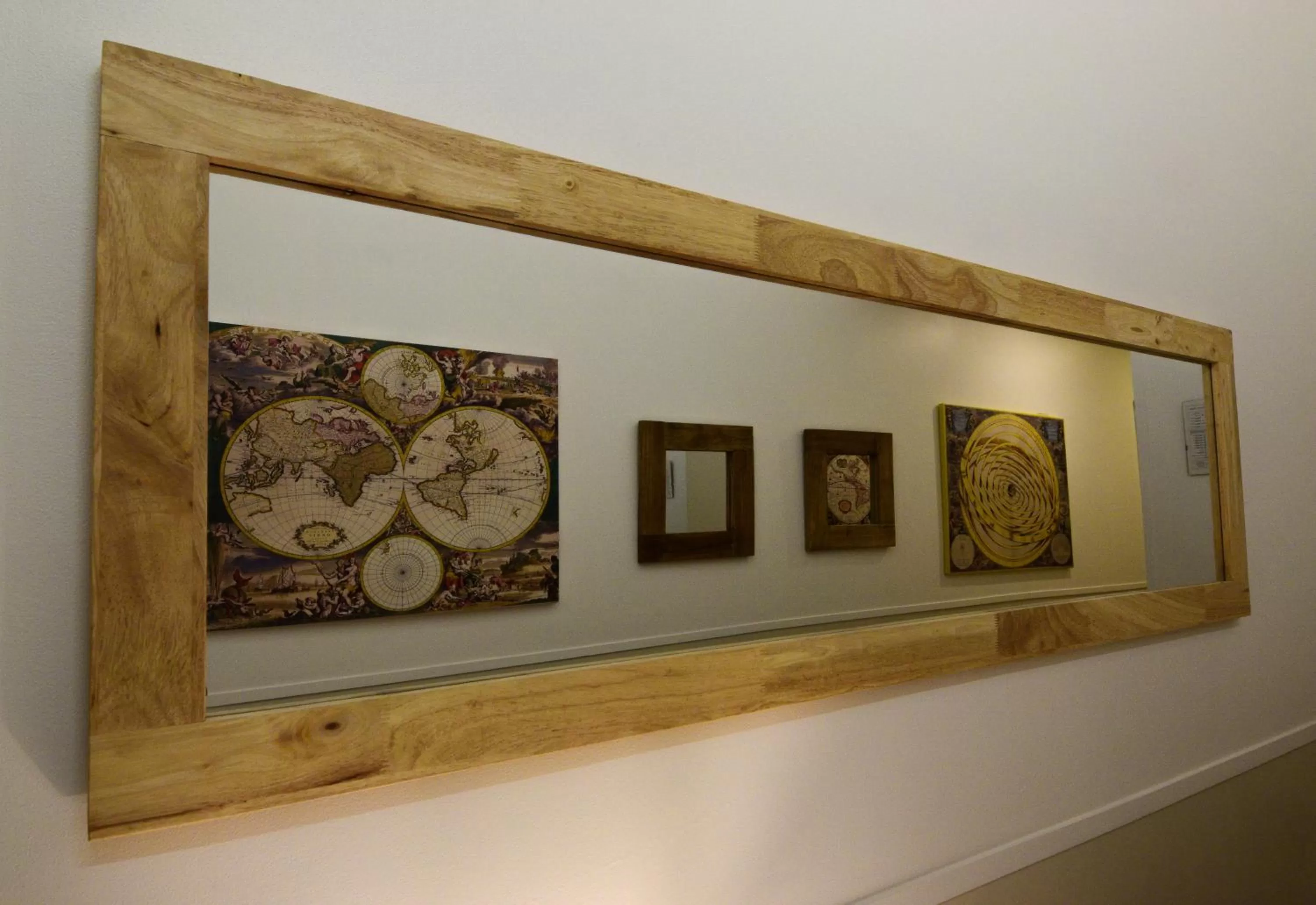 furniture in Spagna Ave