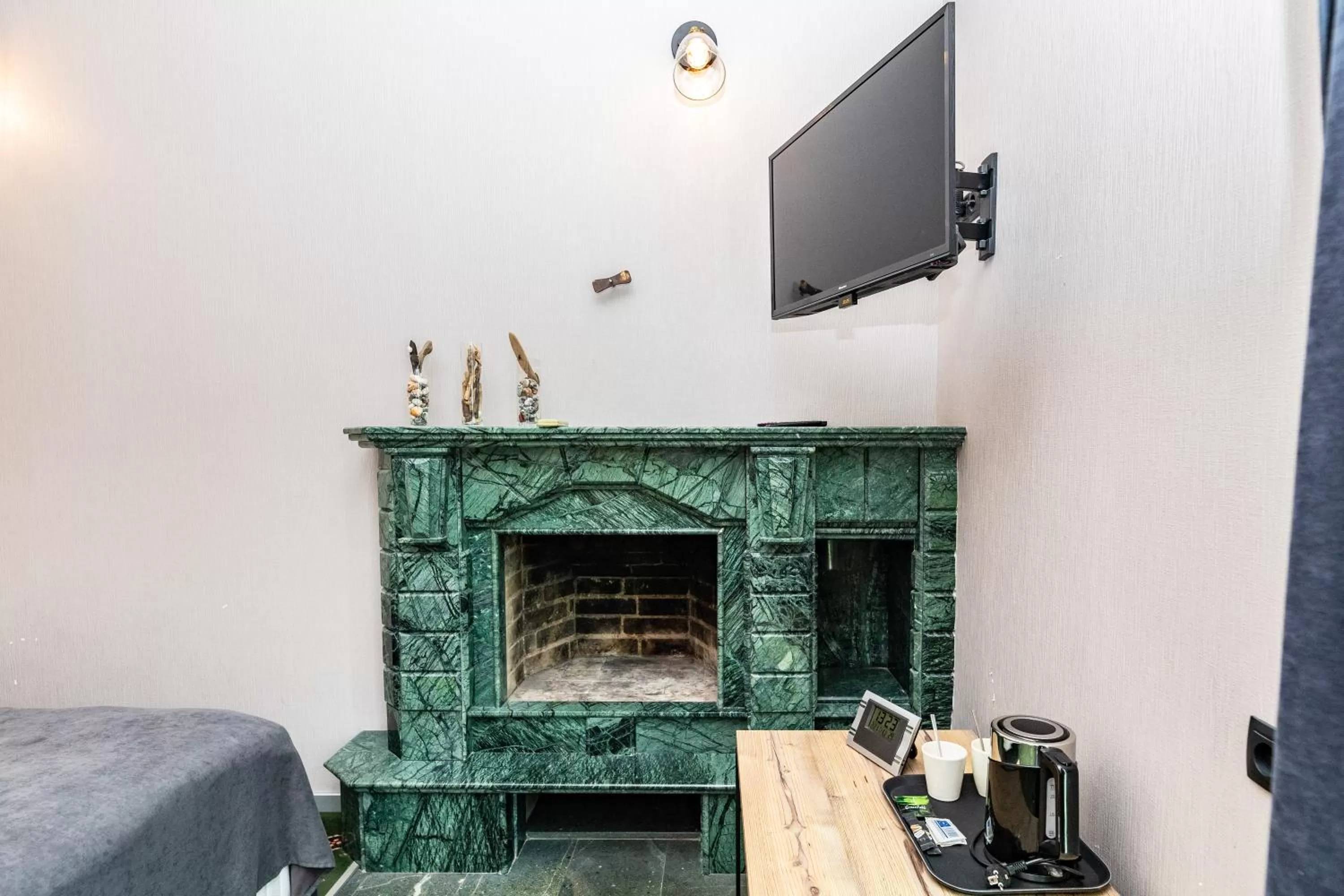 TV and multimedia in Old Side Corner