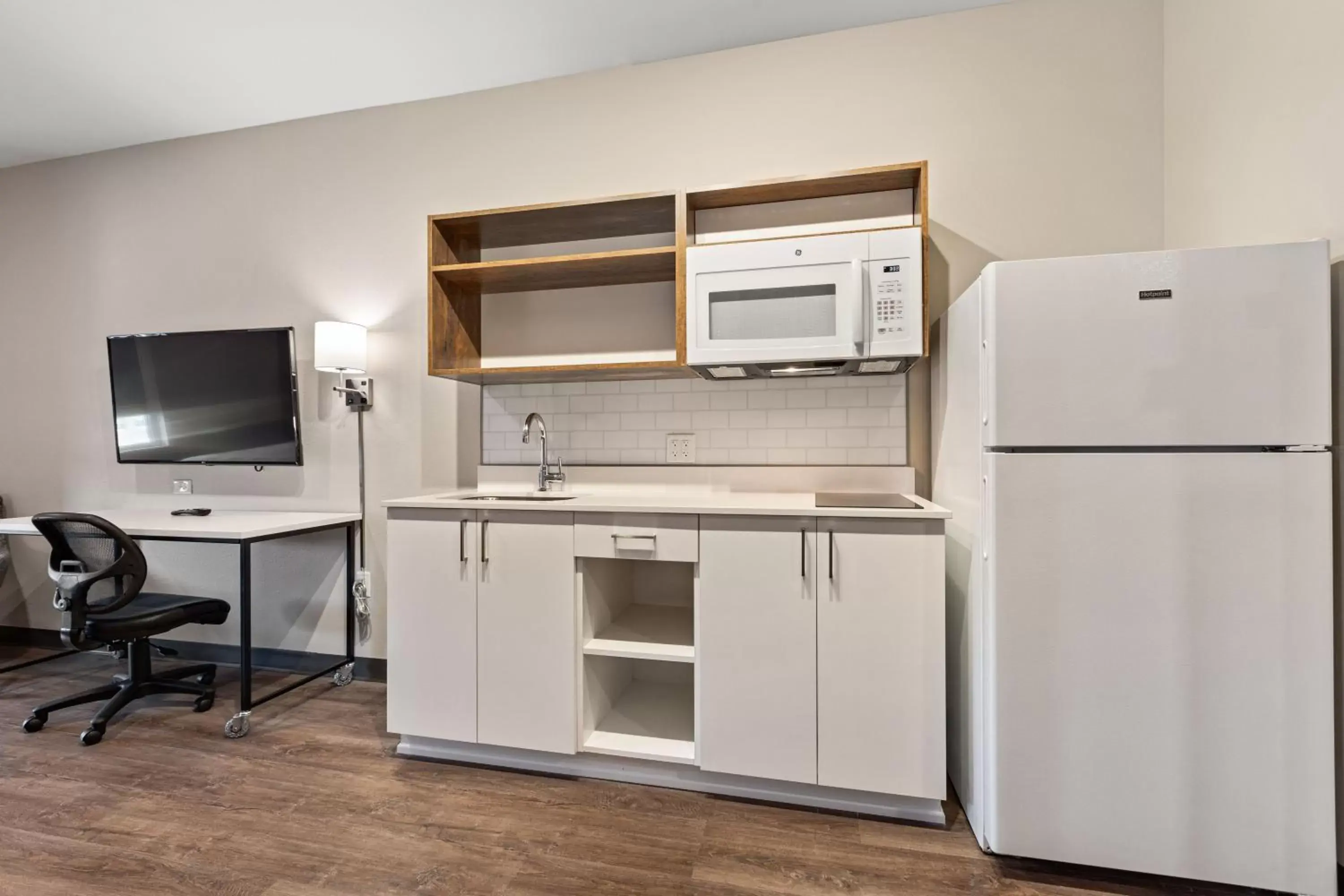 TV and multimedia, Kitchen/Kitchenette in Extended Stay America Premiere Suites - Ukiah