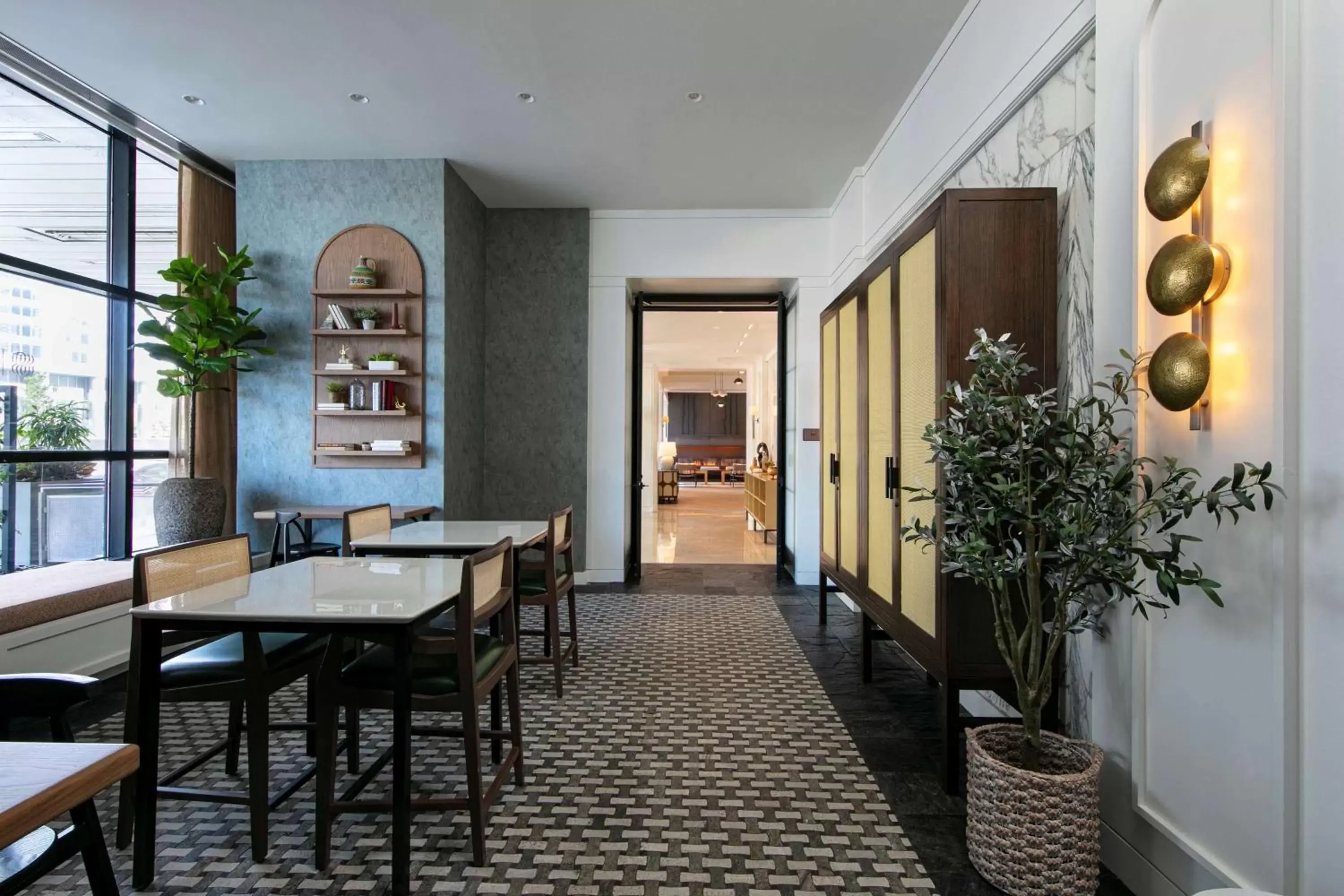 Restaurant/places to eat in The Royal Sonesta Chicago Downtown Restaurant/places to eat in The Royal Sonesta Chicago Downtown