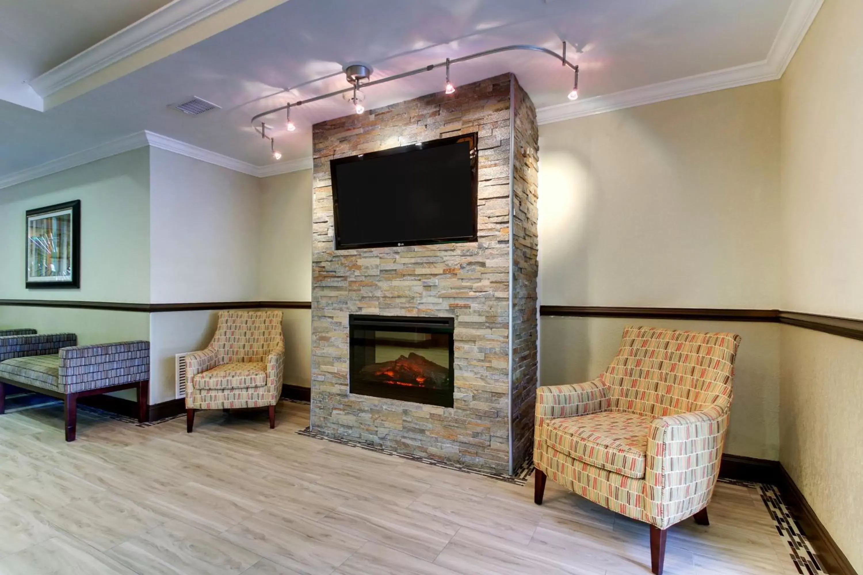 Lobby or reception, Seating Area in Holiday Inn Express Hotel & Suites Live Oak, an IHG Hotel
