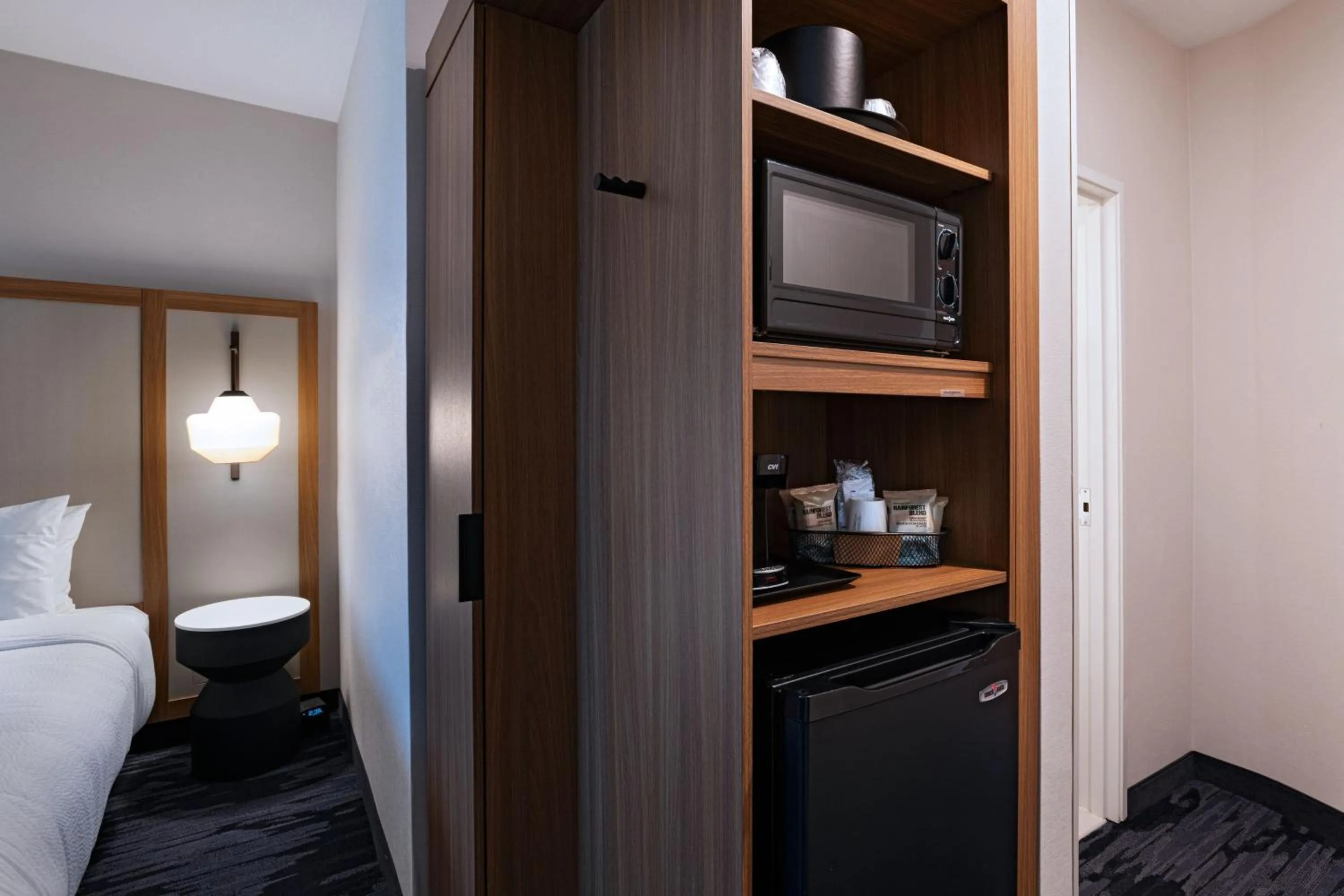 Photo of the whole room, Bed in Fairfield by Marriott Inn & Suites Hillsboro